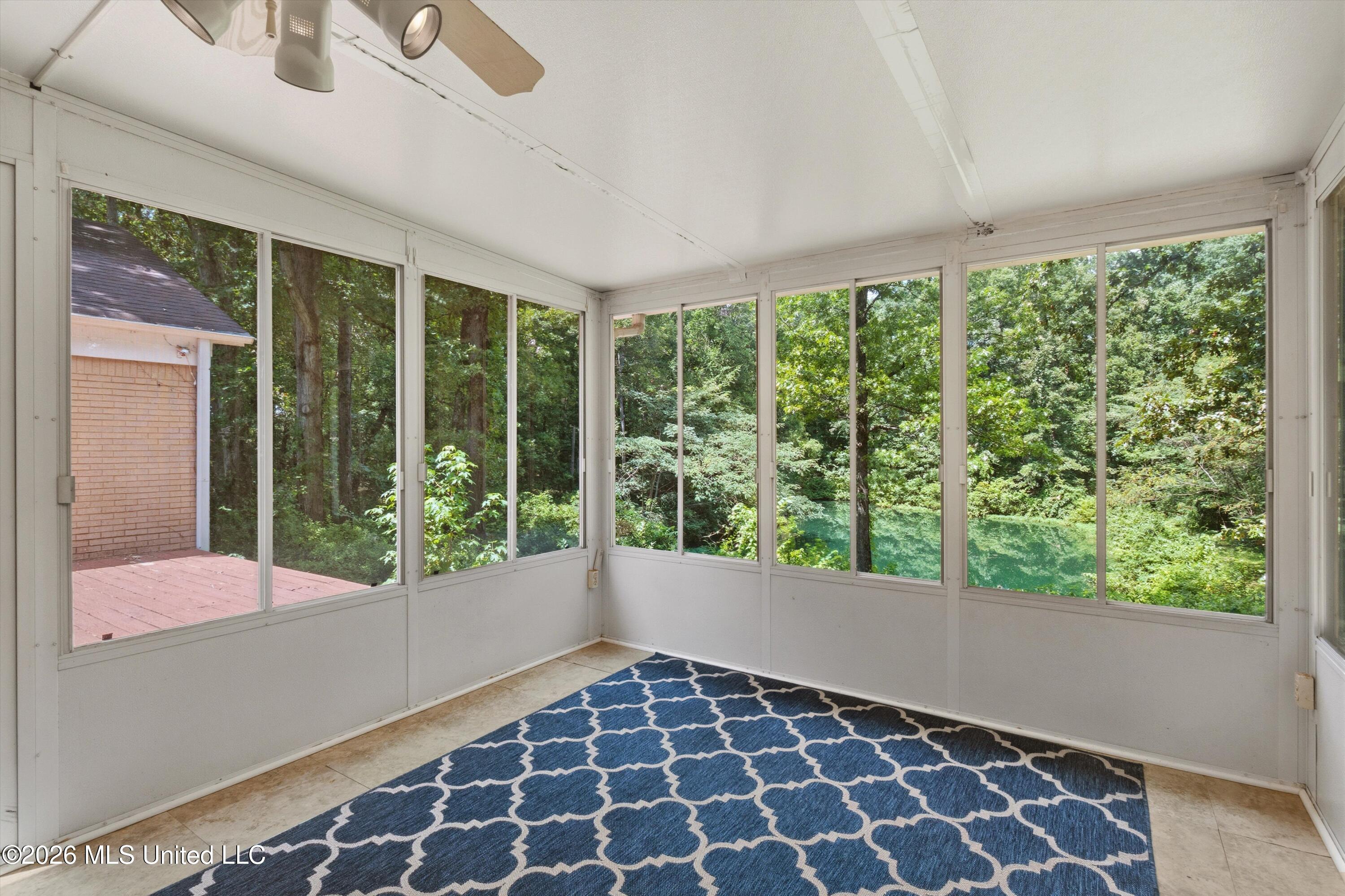 6090 Northwood Drive Property Photo 10