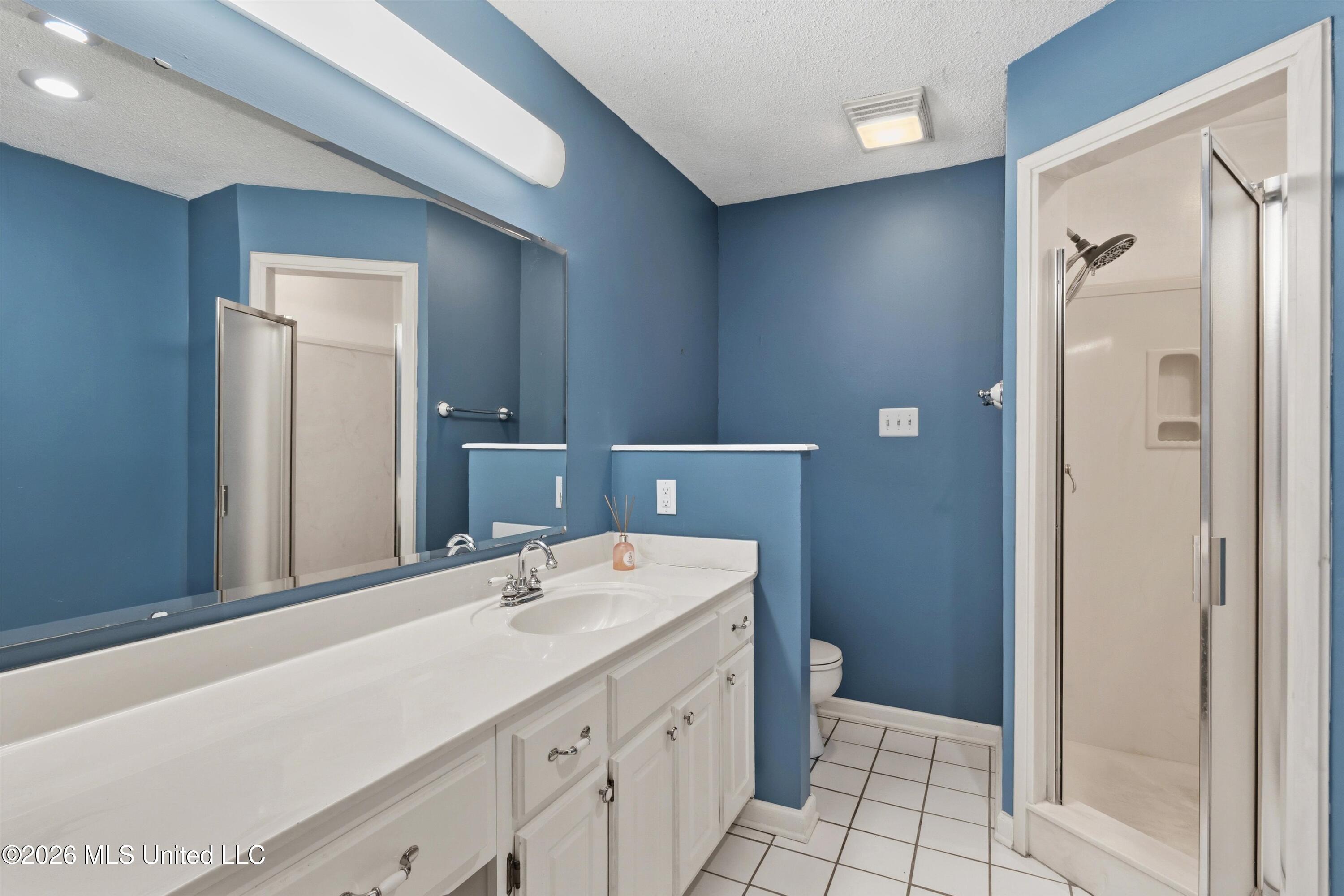 6090 Northwood Drive Property Photo 18