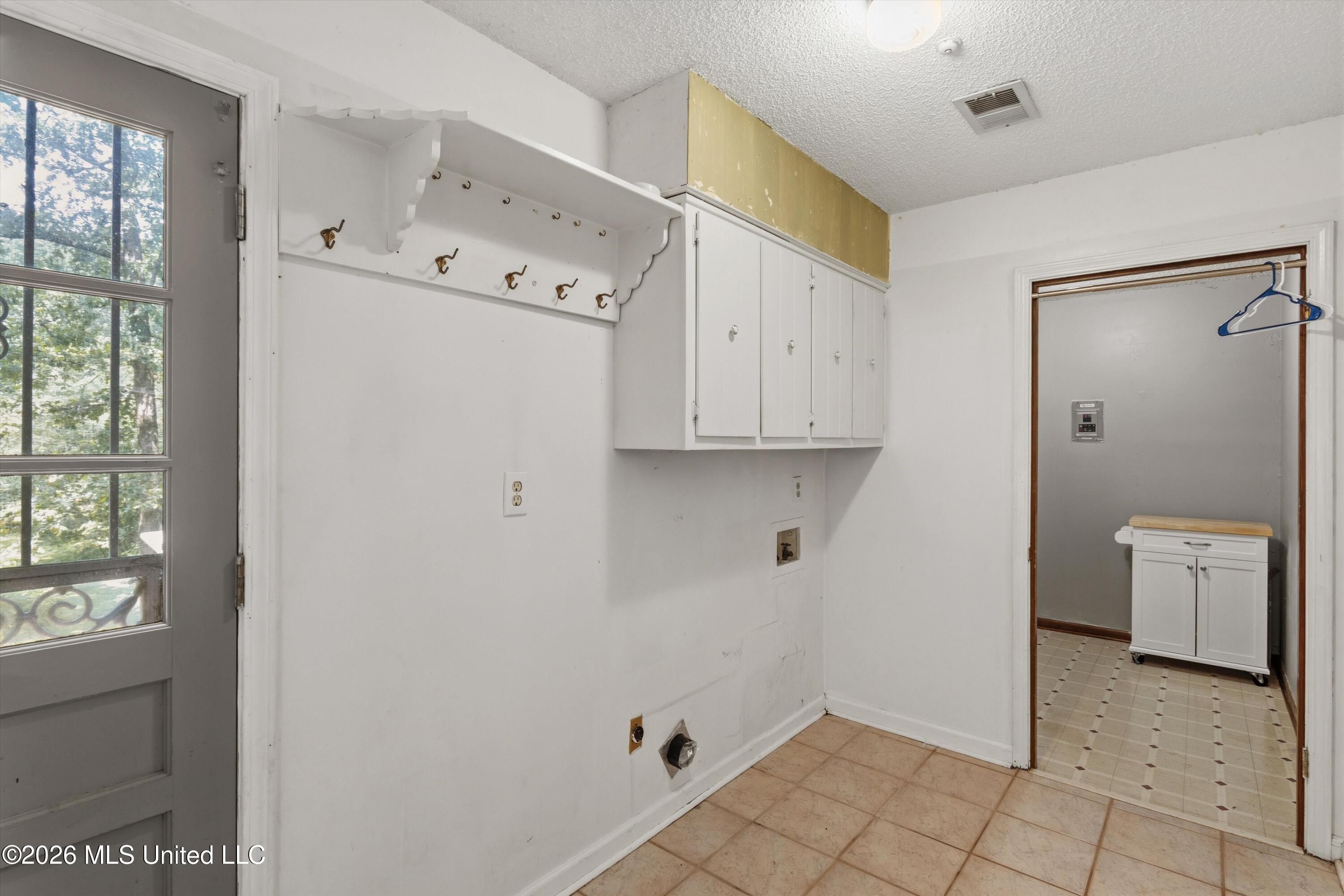 6090 Northwood Drive Property Photo 20