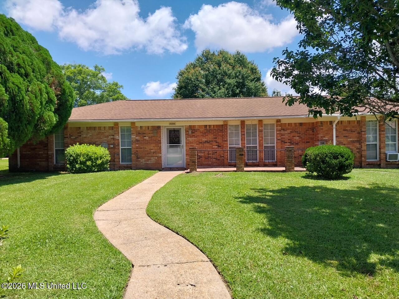 2305 Lynn Avenue Property Photo 4