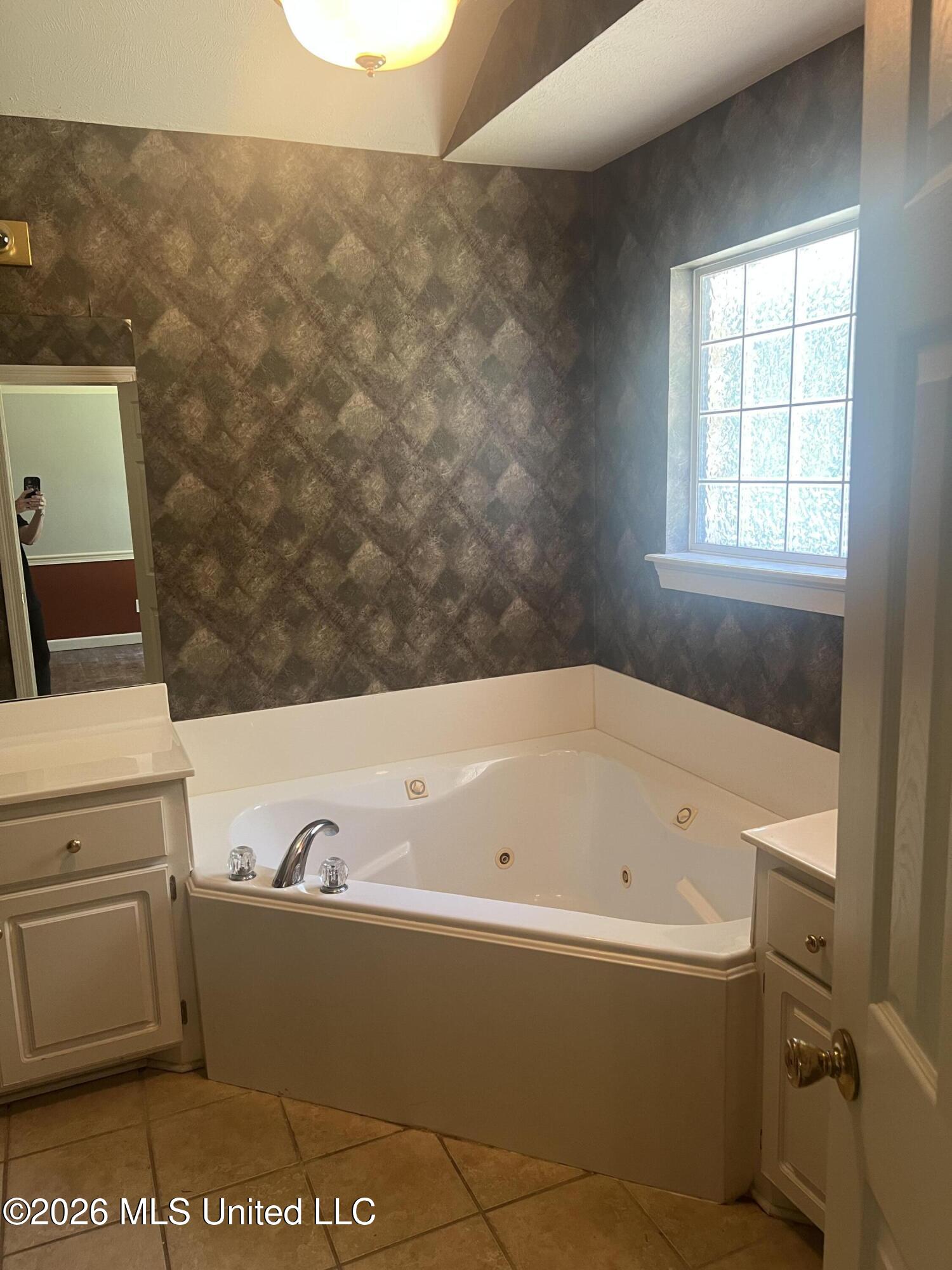 308 Seminole Circle Property Photo 10