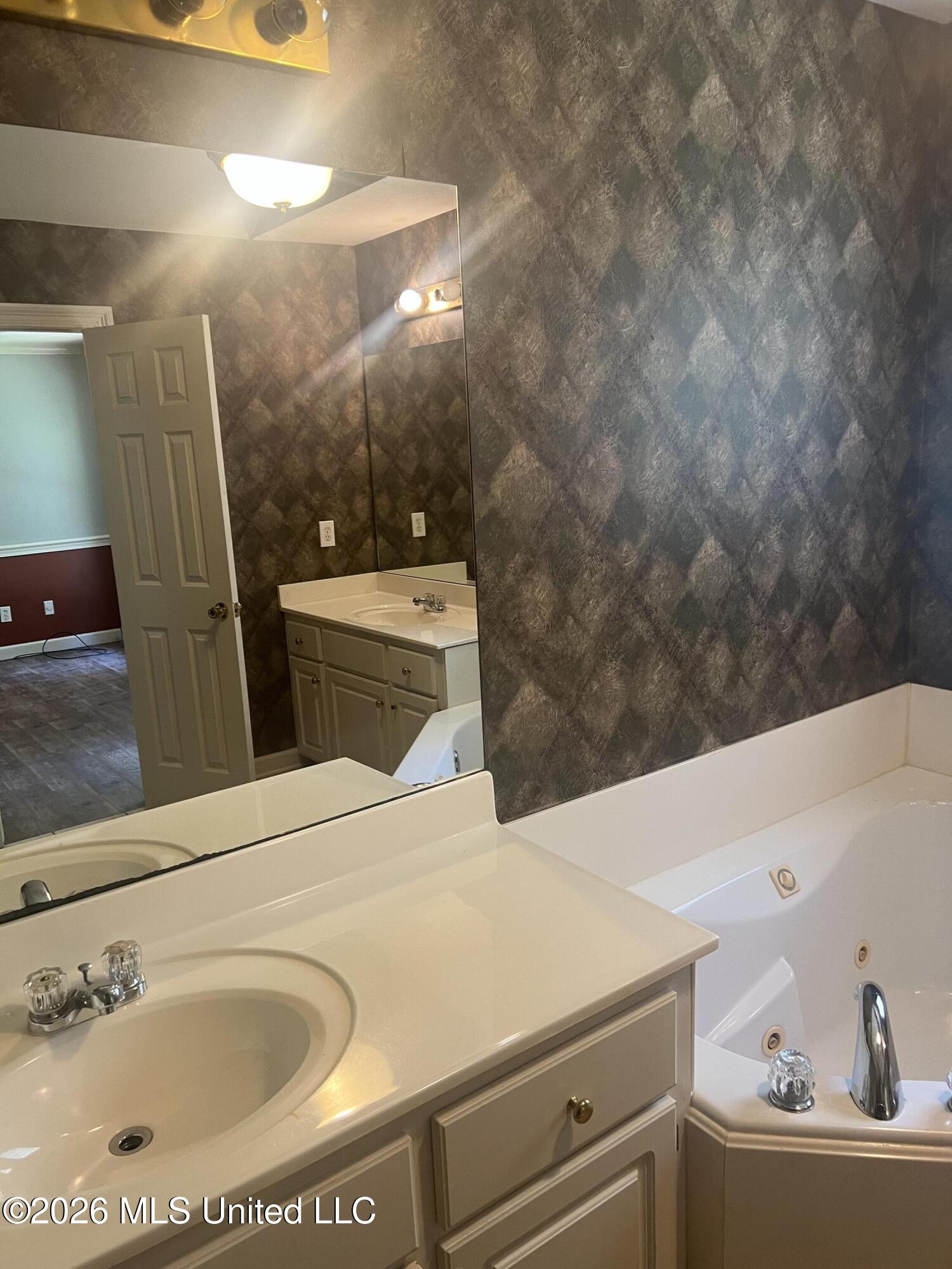 308 Seminole Circle Property Photo 11