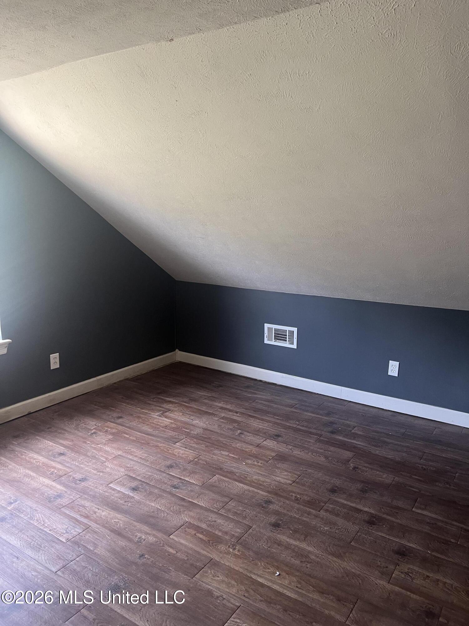308 Seminole Circle Property Photo 16