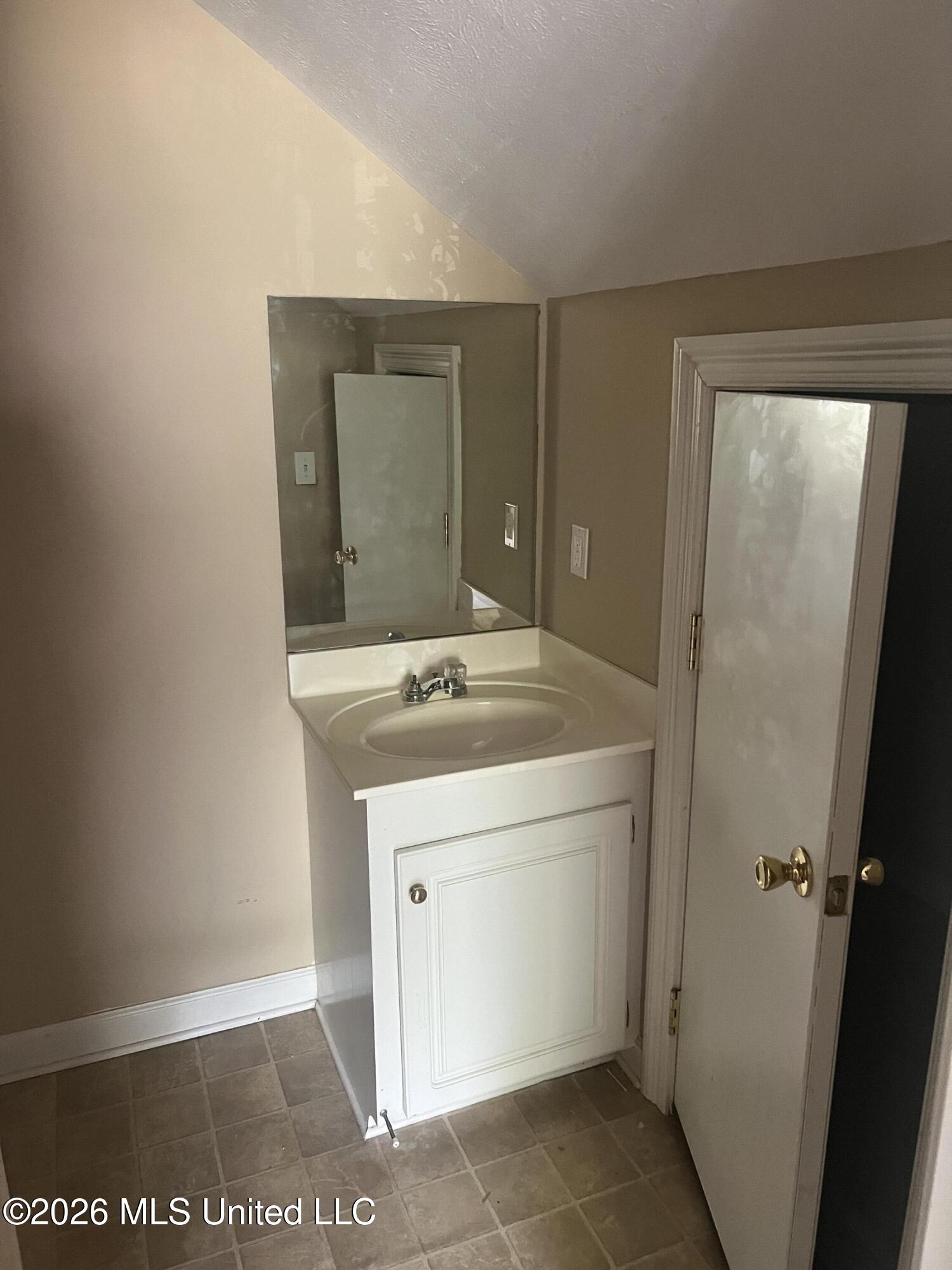 308 Seminole Circle Property Photo 17