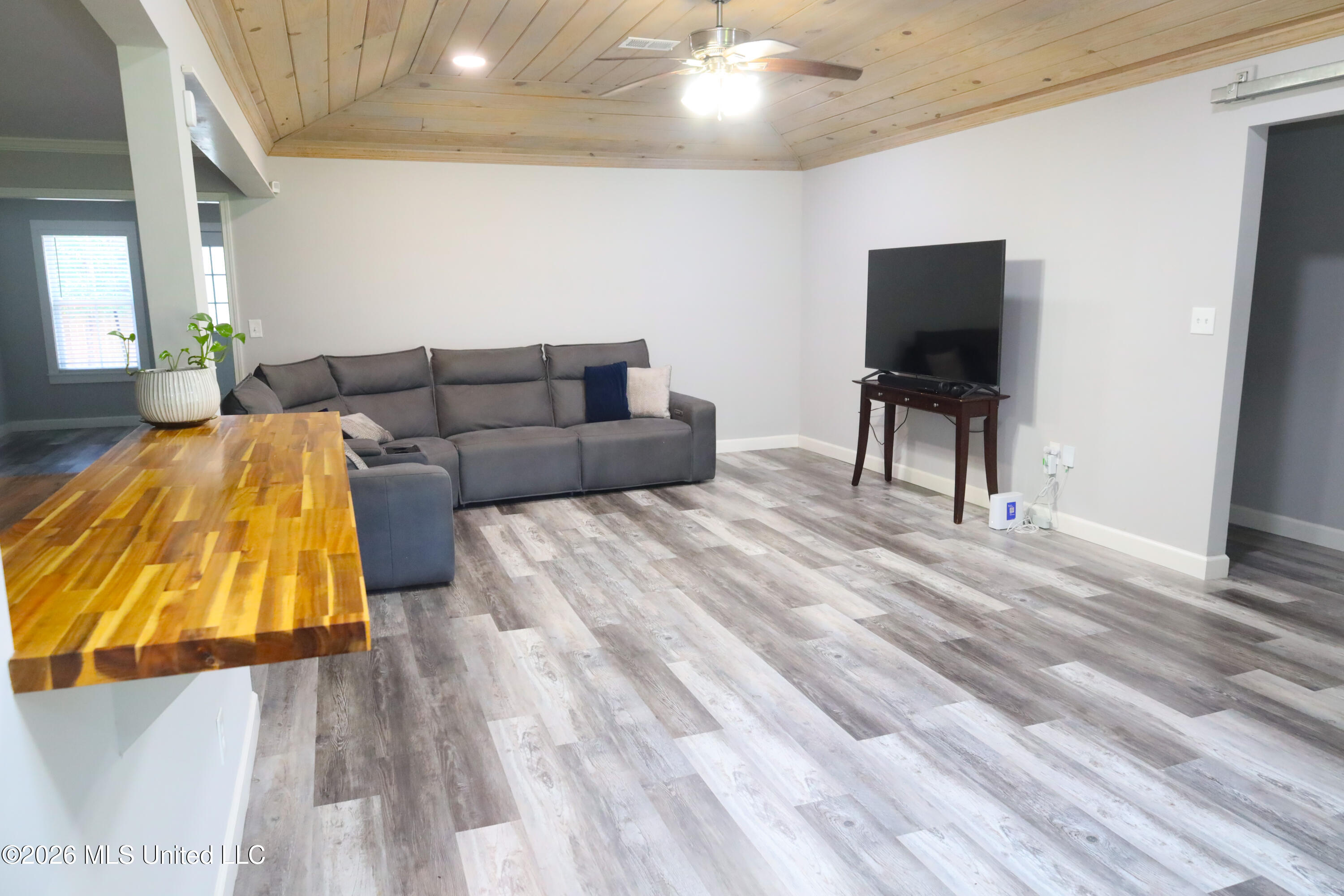 67 Willowbrook Lane Property Photo 3
