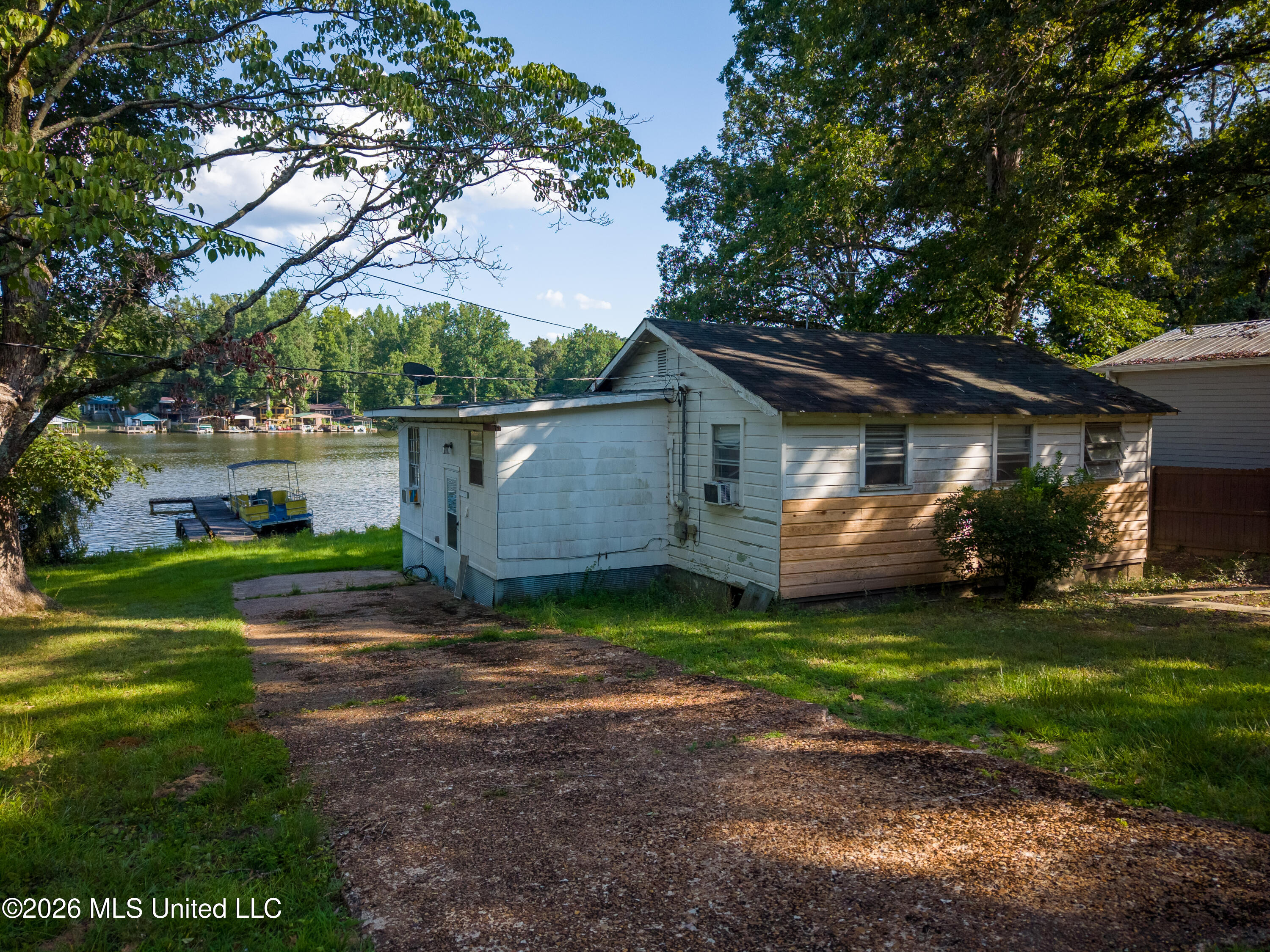 1385 Snow Lake Drive Property Photo 7