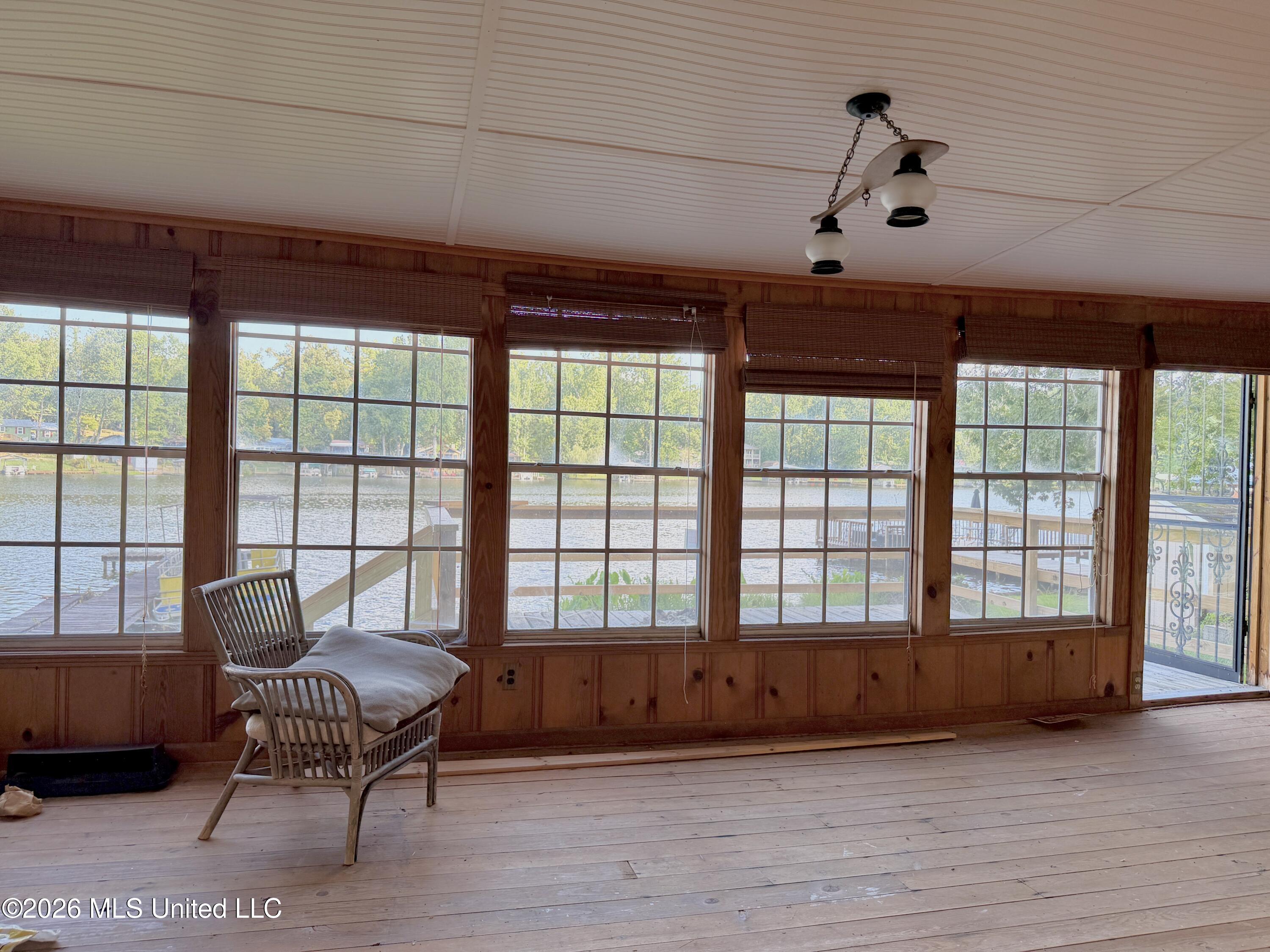 1385 Snow Lake Drive Property Photo 9