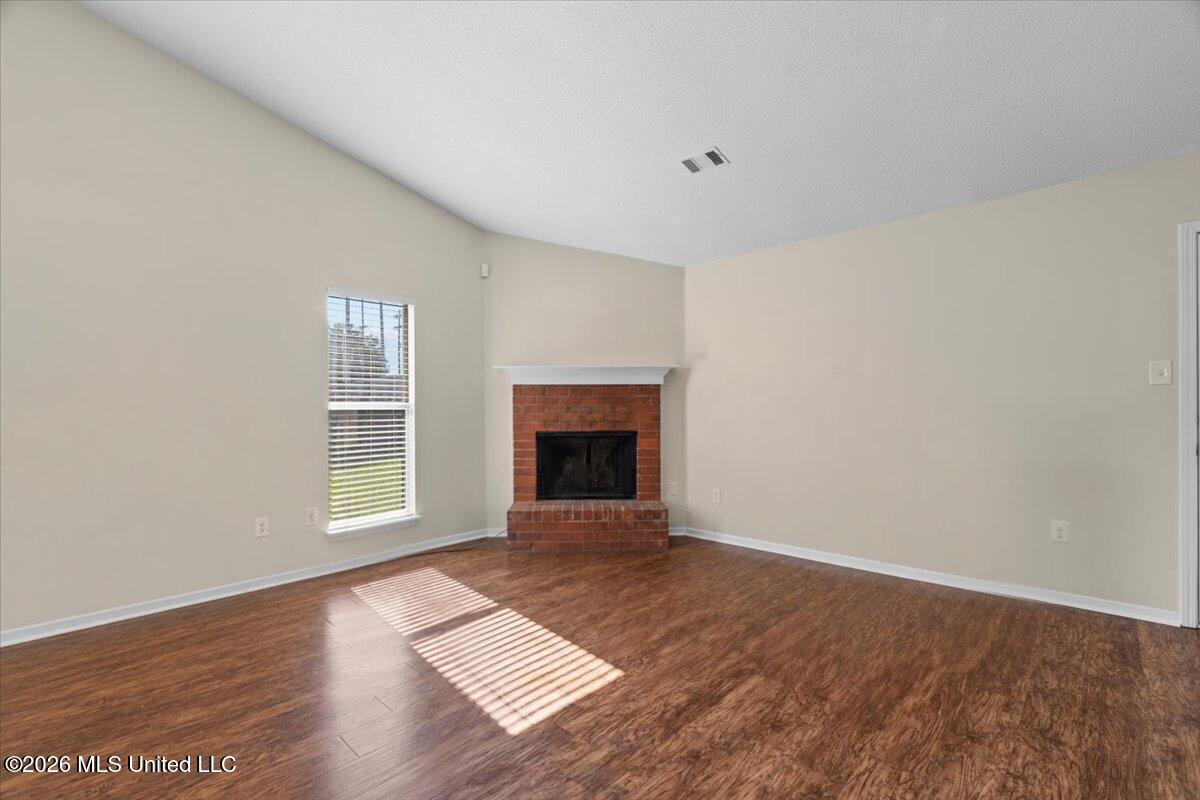10417 Amanda Drive Property Photo 3