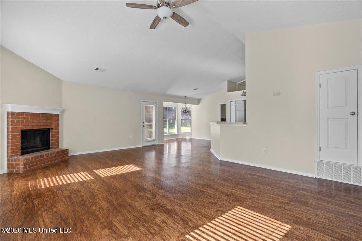 10417 Amanda Drive Property Photo 6
