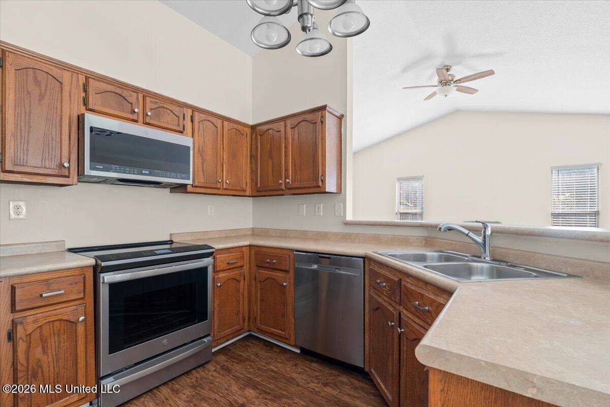 10417 Amanda Drive Property Photo 7