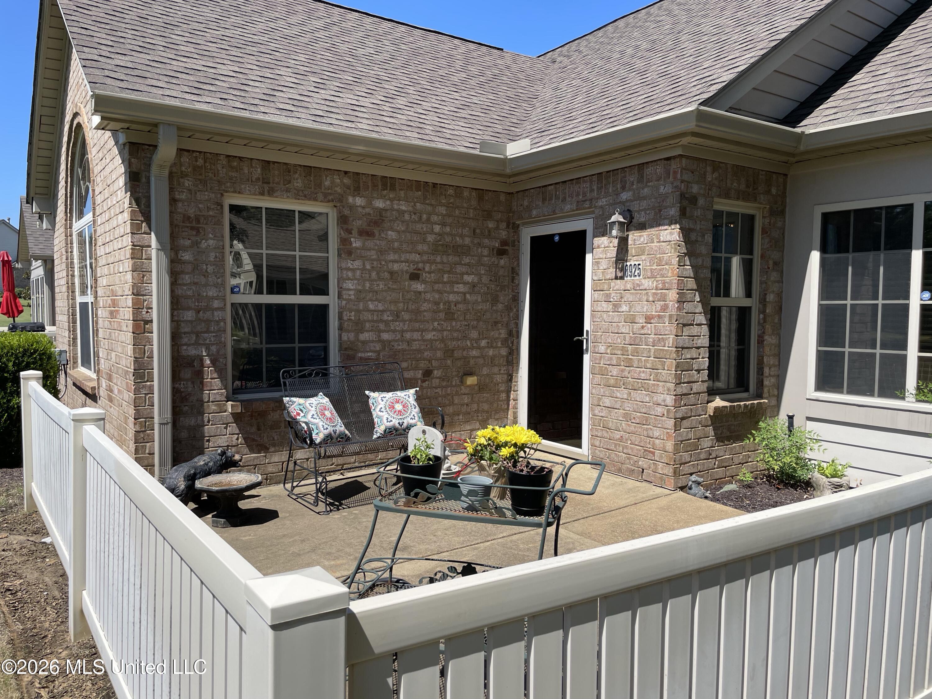 8925 Oak Branch Lane Property Photo 1