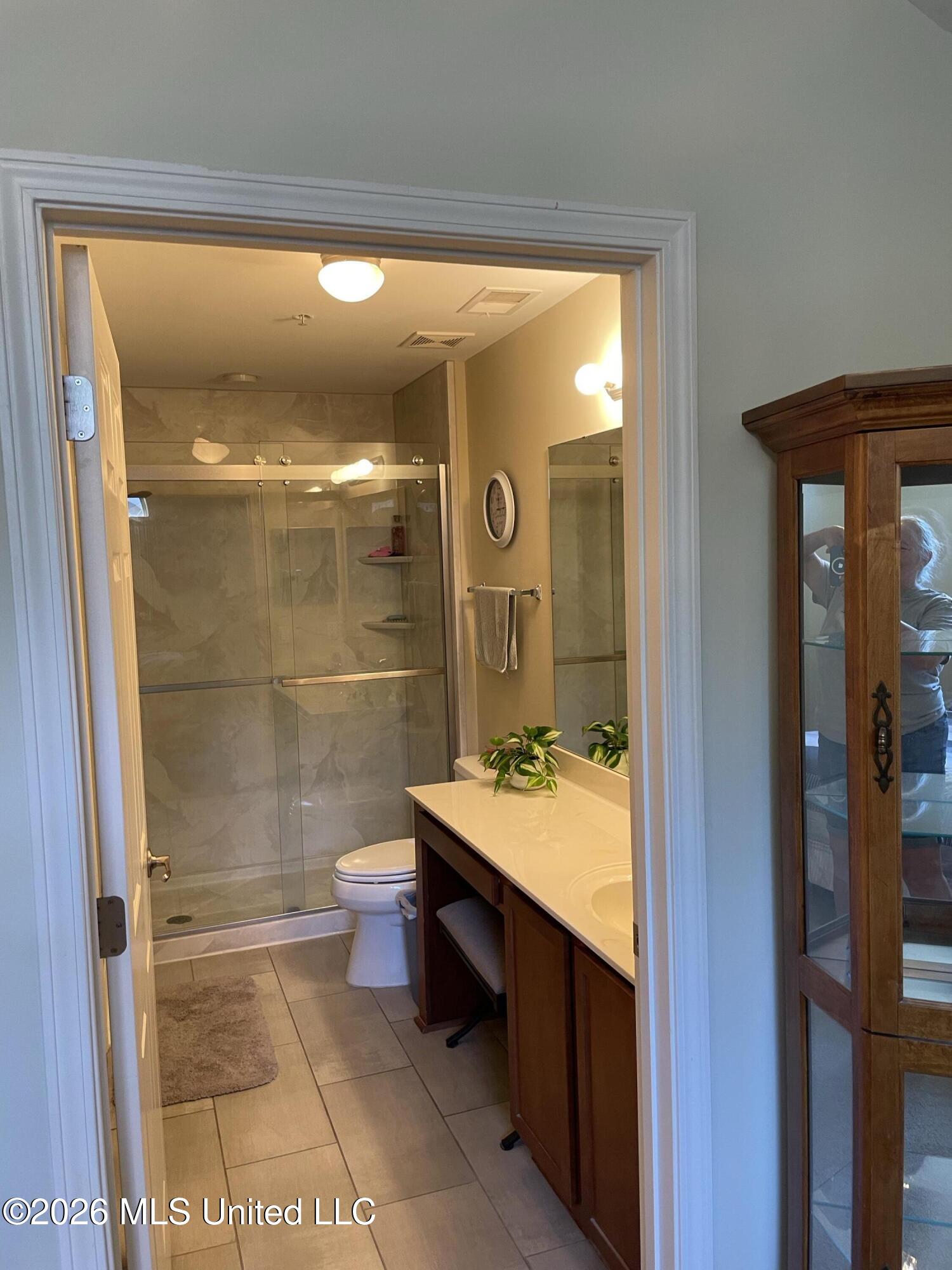 8925 Oak Branch Lane Property Photo 12