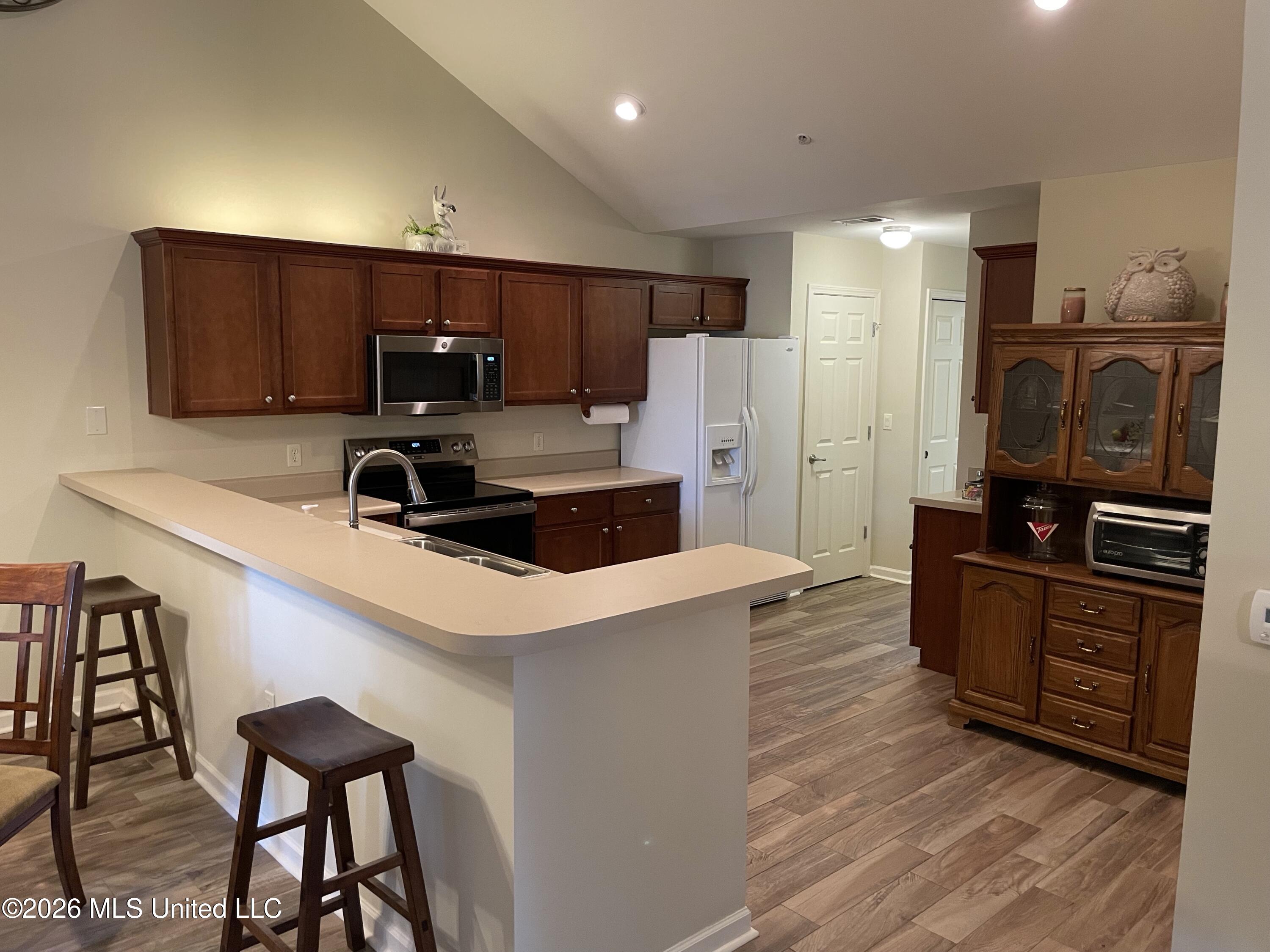 8925 Oak Branch Lane Property Photo 13