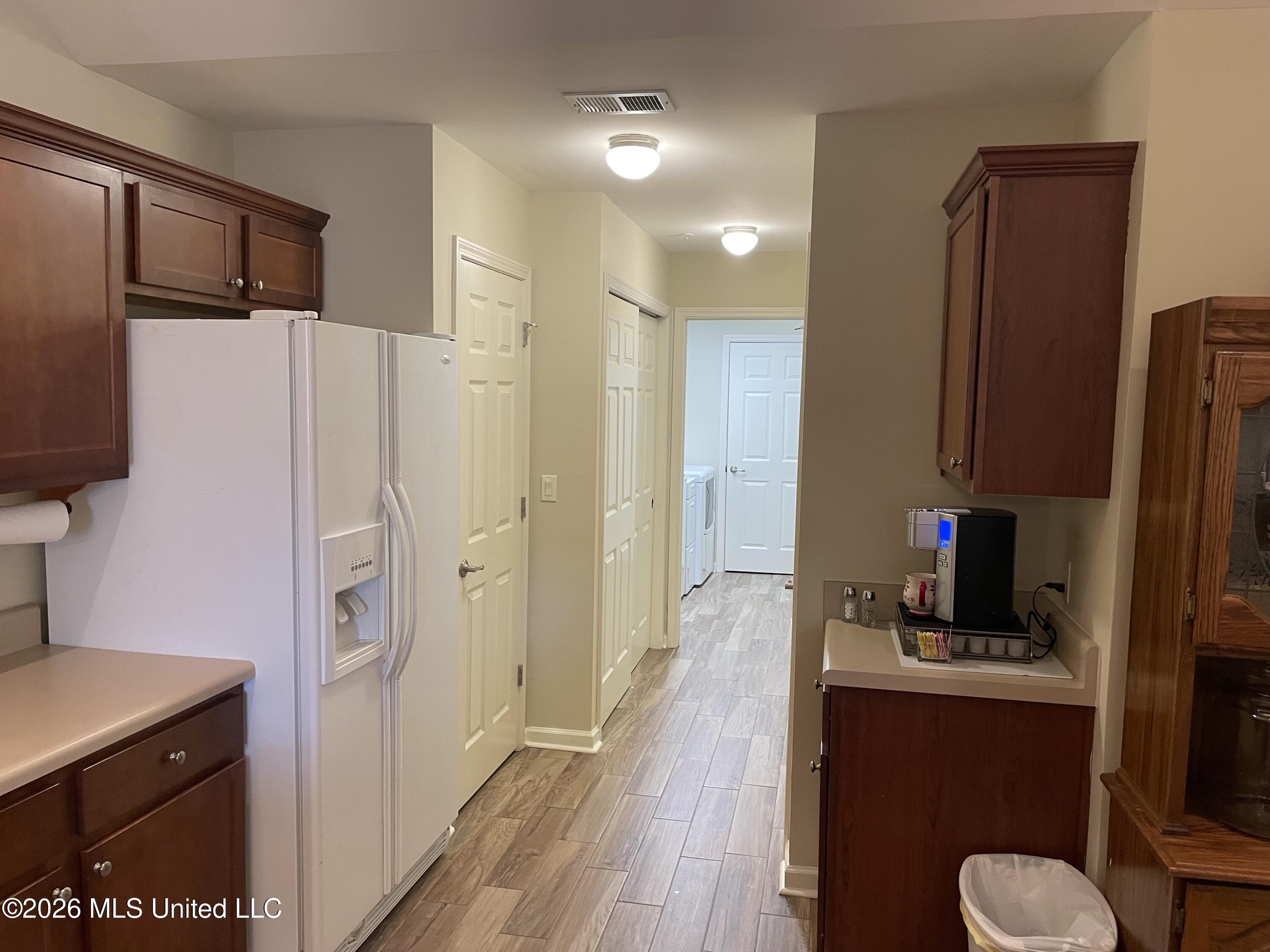 8925 Oak Branch Lane Property Photo 14