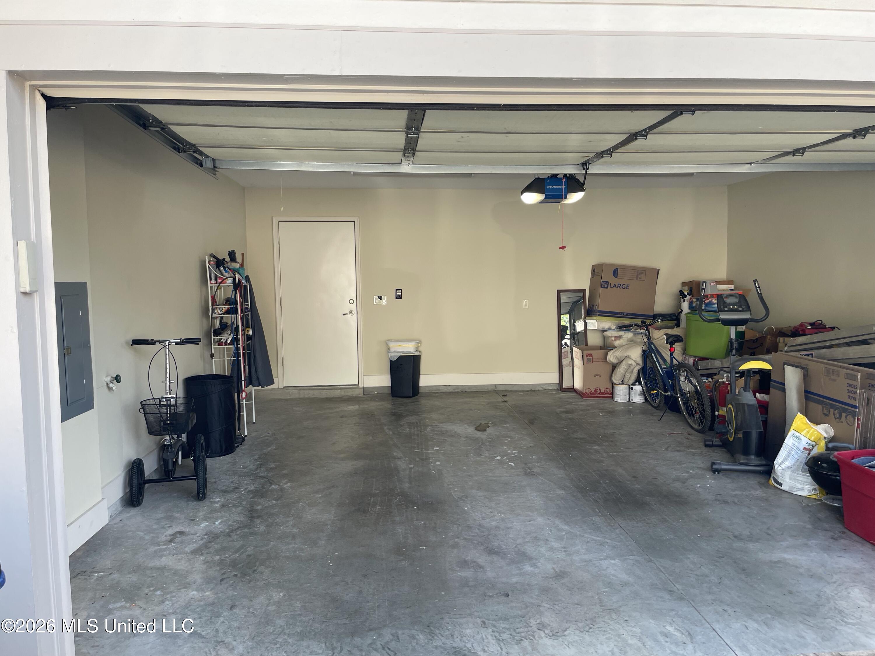 8925 Oak Branch Lane Property Photo 28
