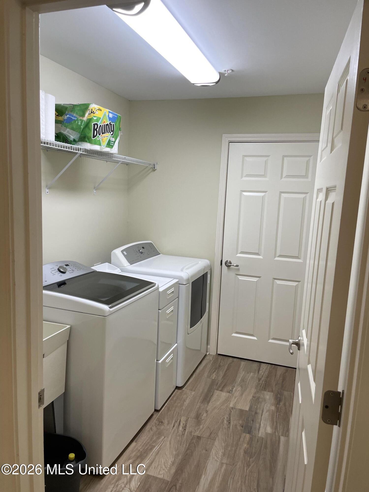 8925 Oak Branch Lane Property Photo 35