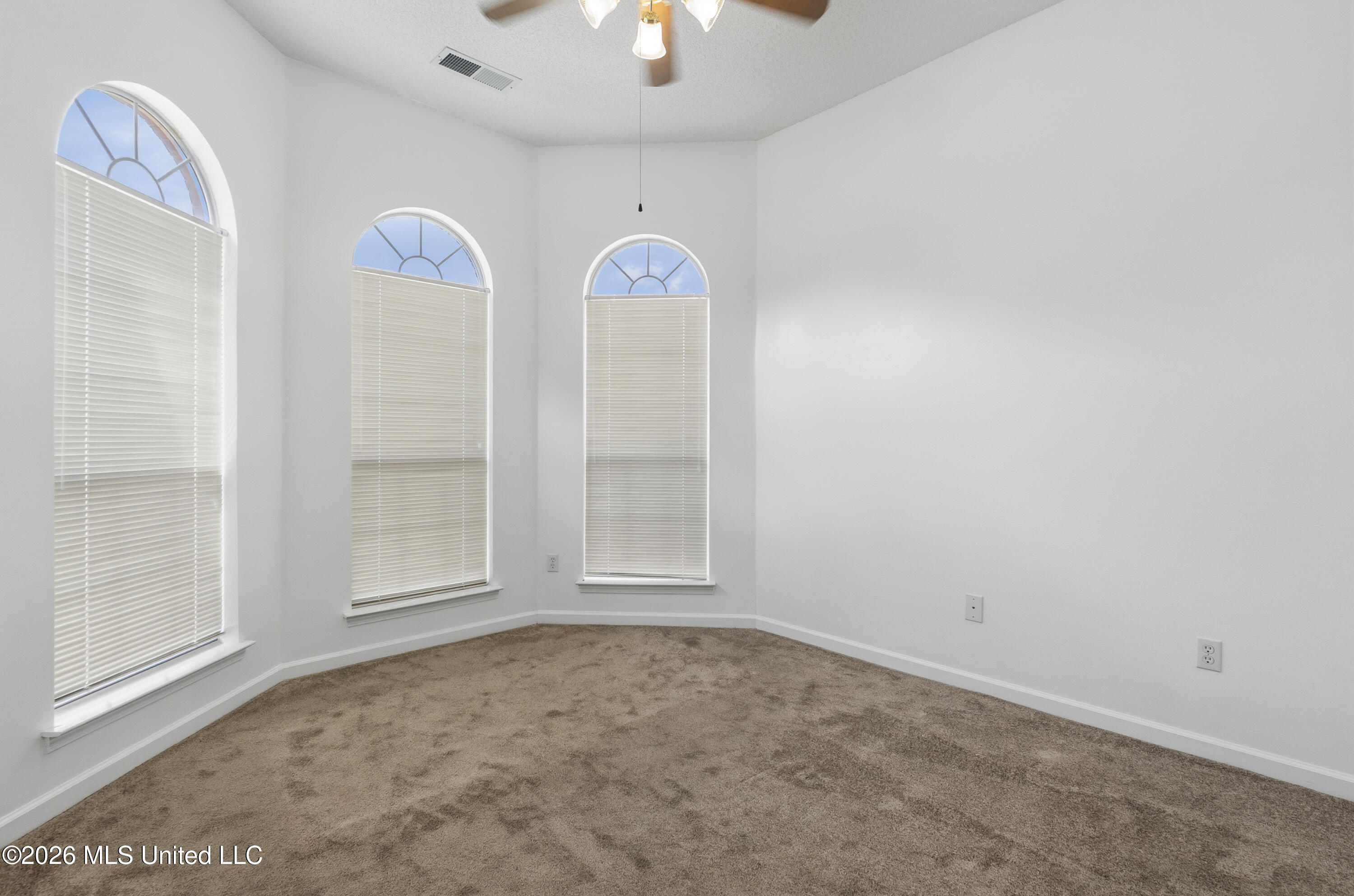 12749 Fox Run Drive Property Photo 6