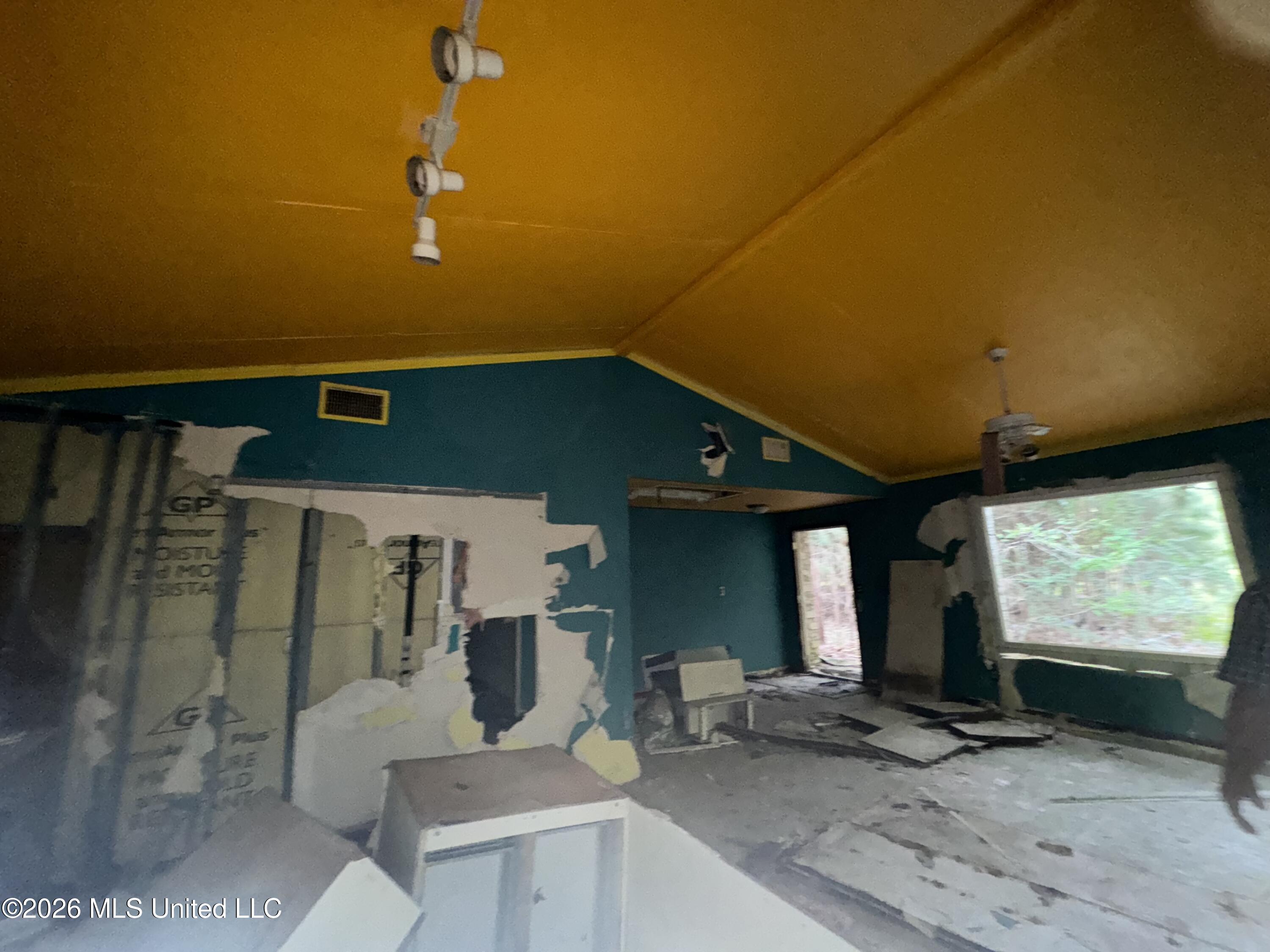 22074 Hightower Road Property Photo 7