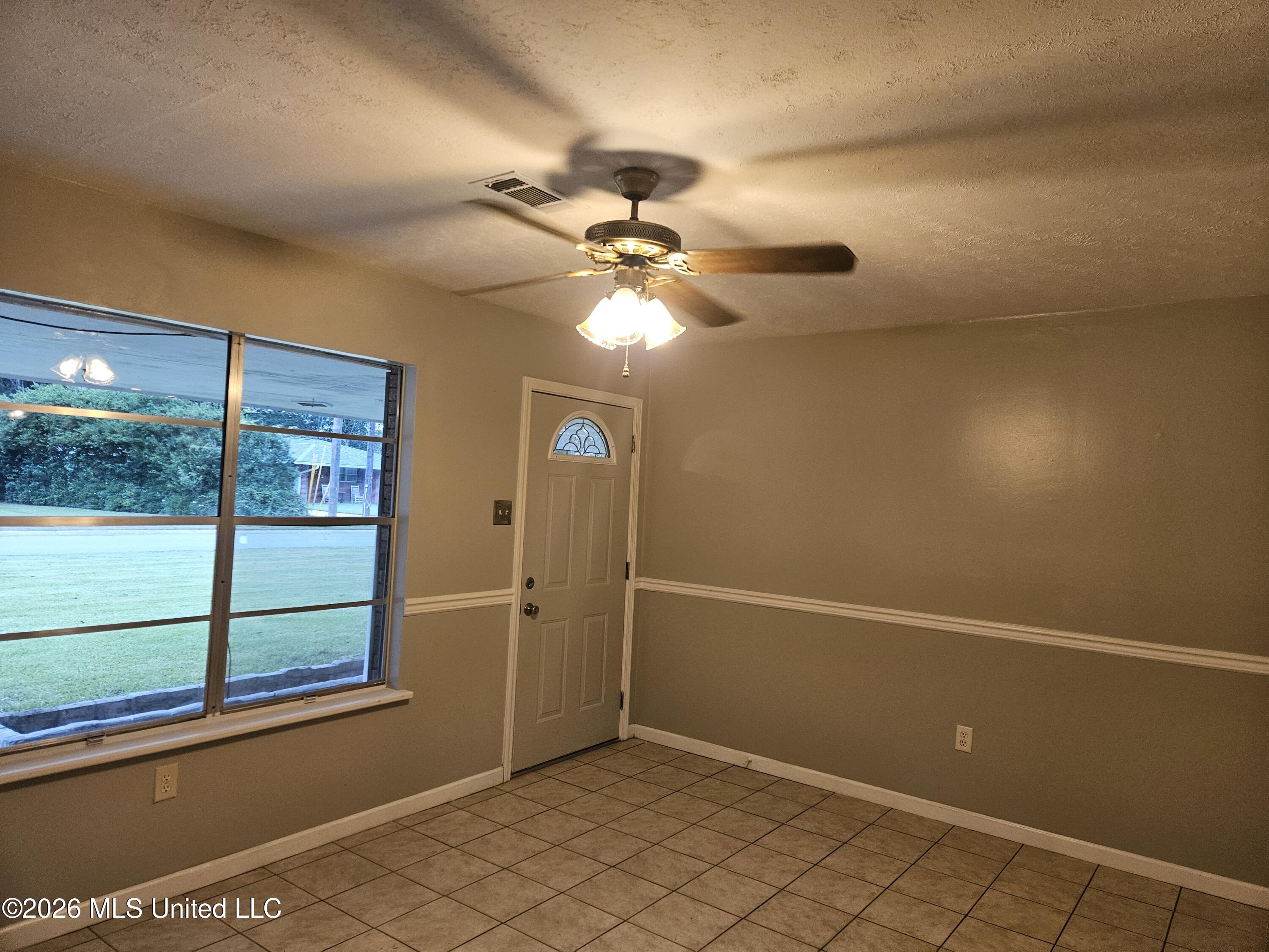 705 S Forest Avenue Property Photo 12