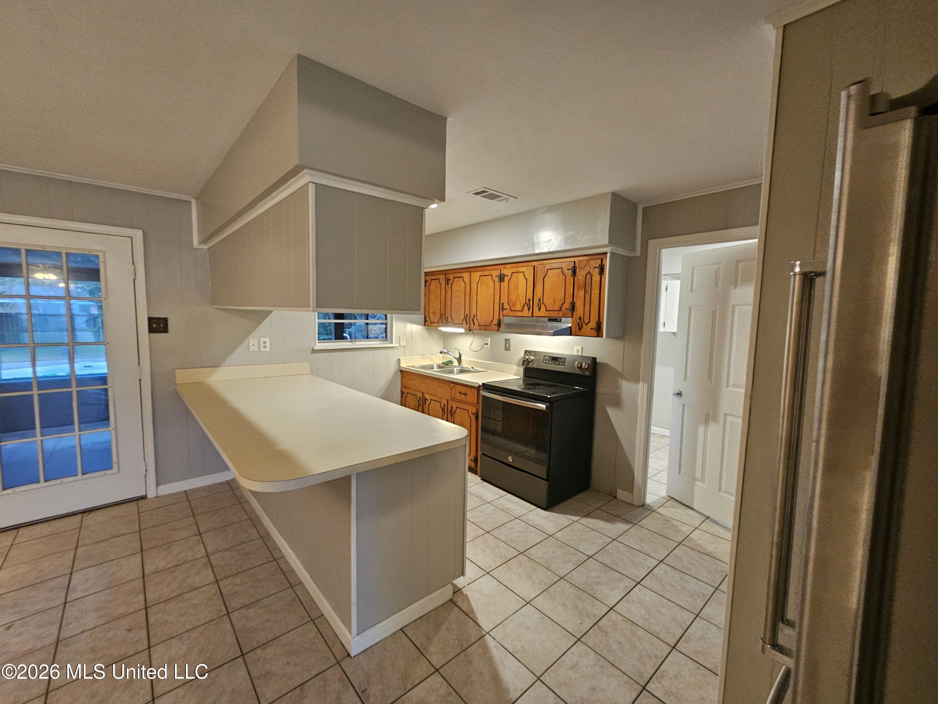 705 S Forest Avenue Property Photo 16