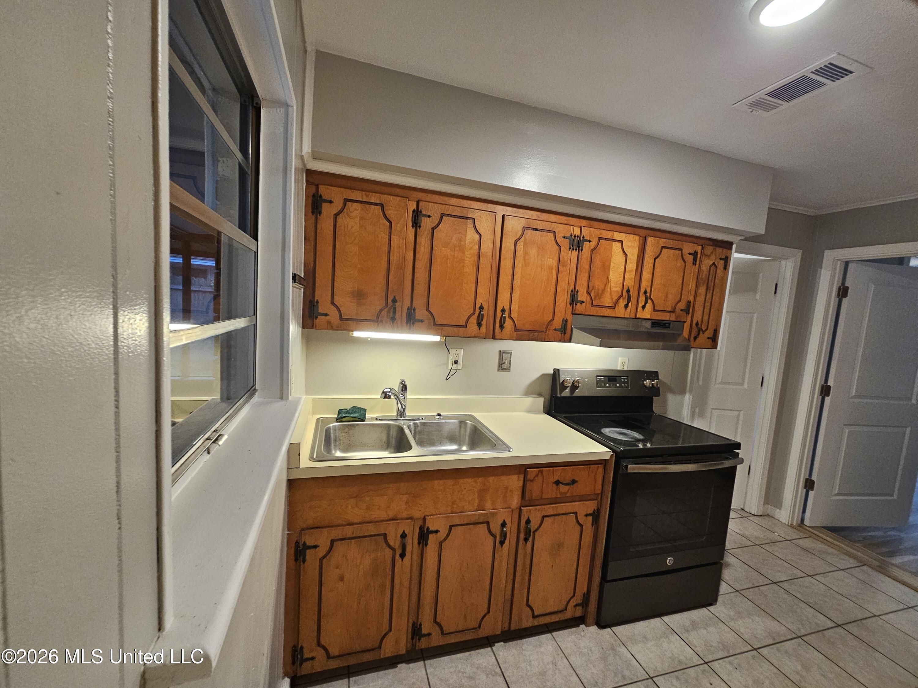 705 S Forest Avenue Property Photo 17