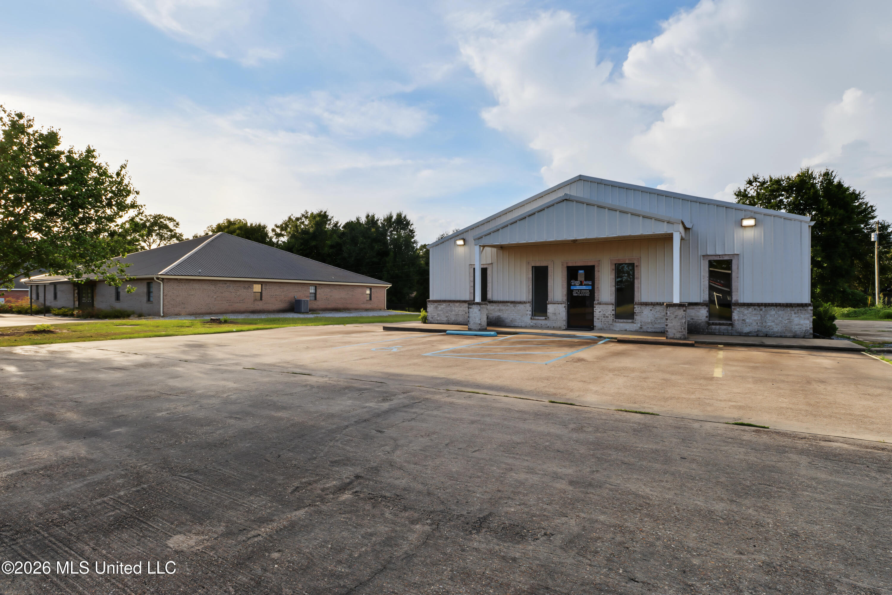 1601 W Central Avenue Property Photo 5