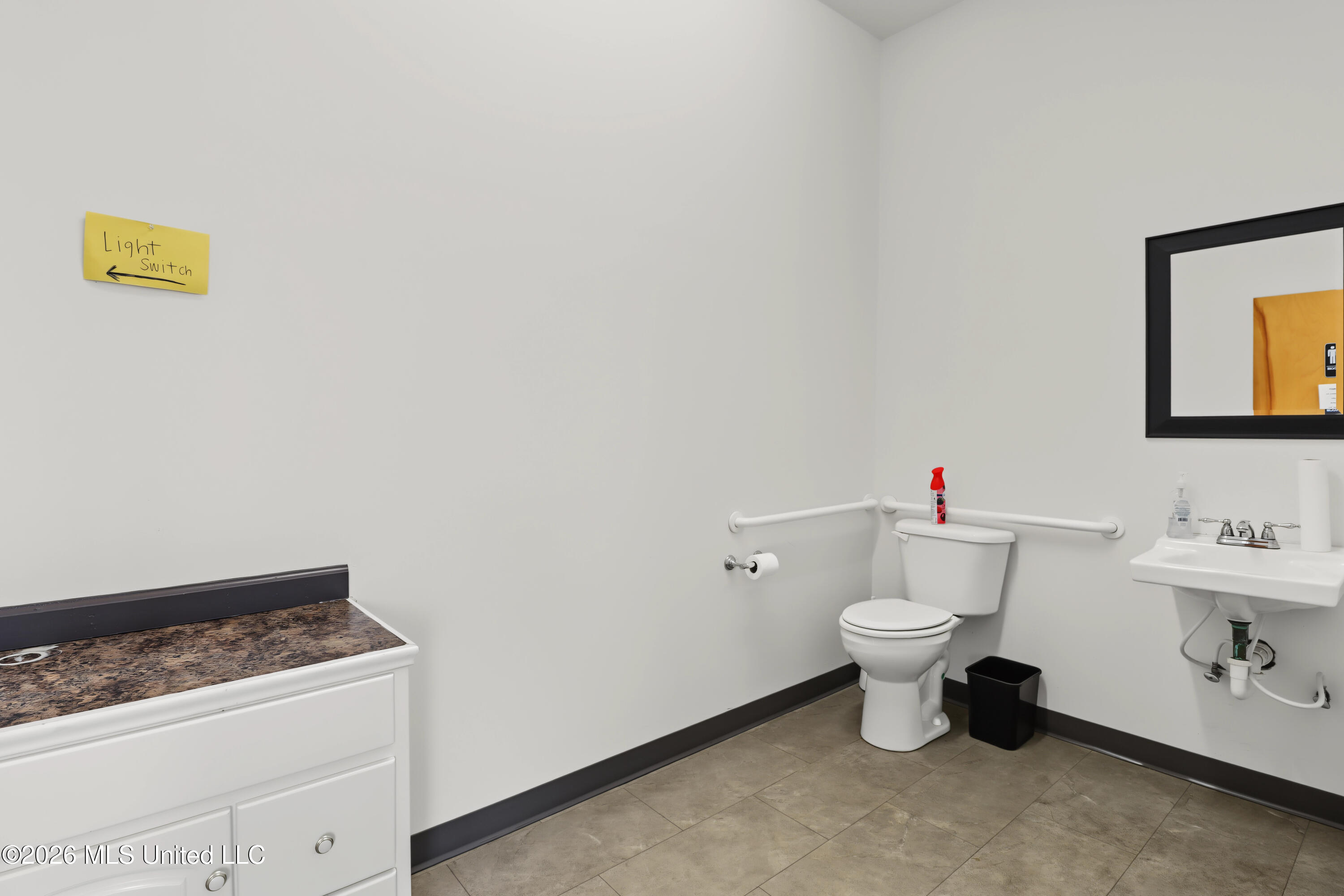 1601 W Central Avenue Property Photo 10