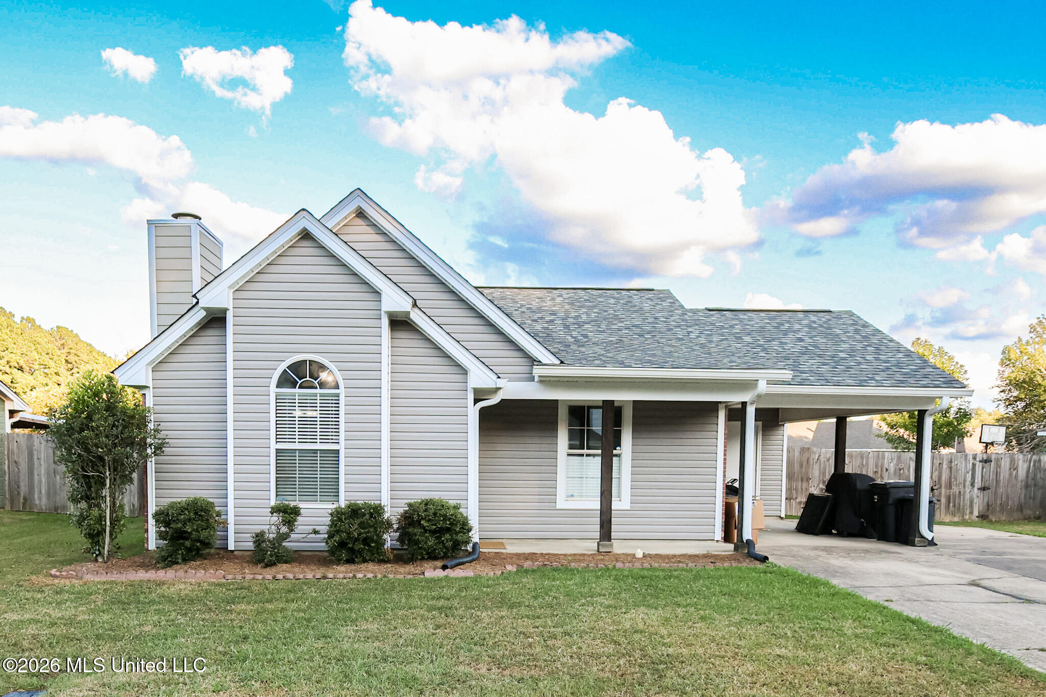 486 Mockingbird Circle Property Photo 1