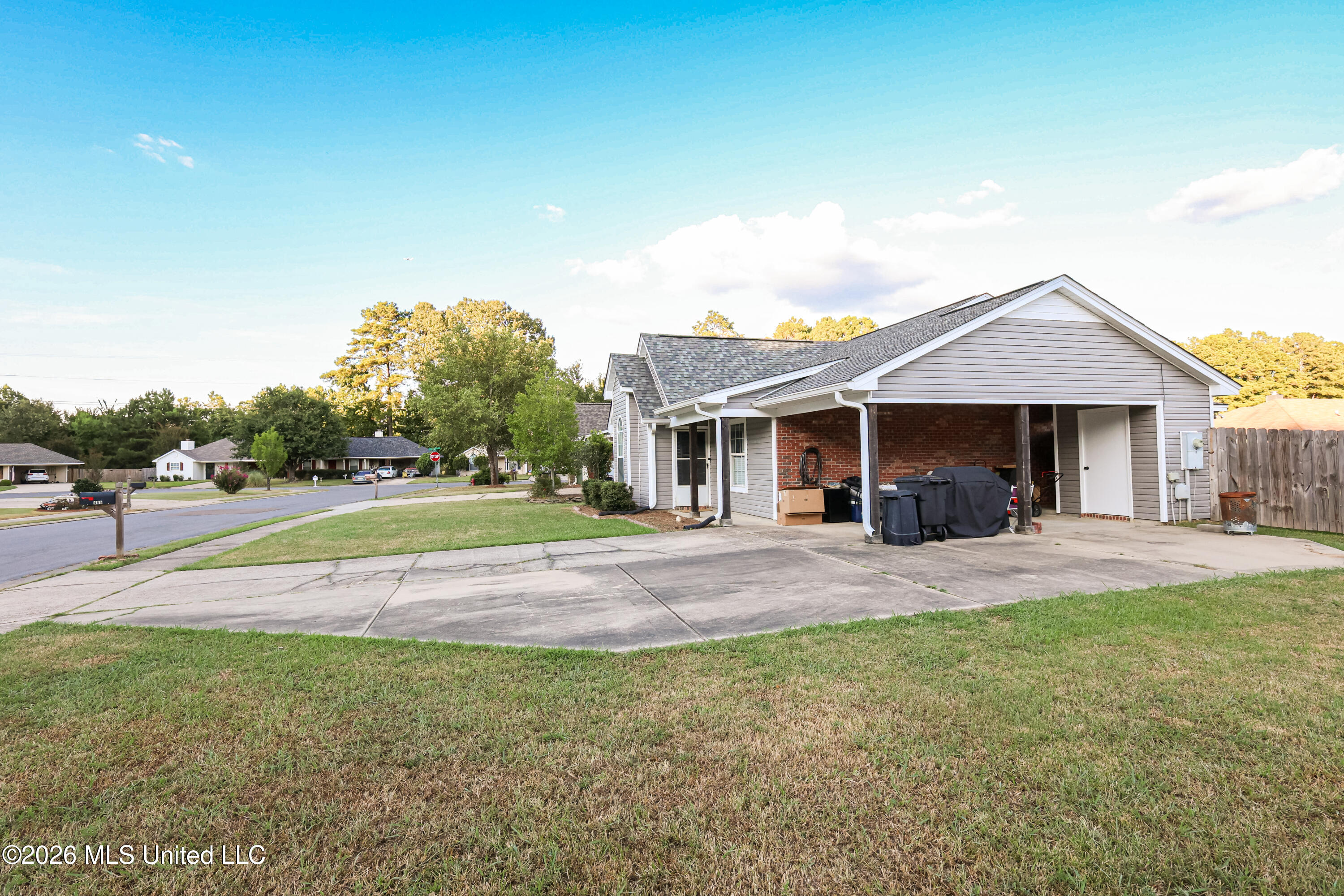 486 Mockingbird Circle Property Photo 5