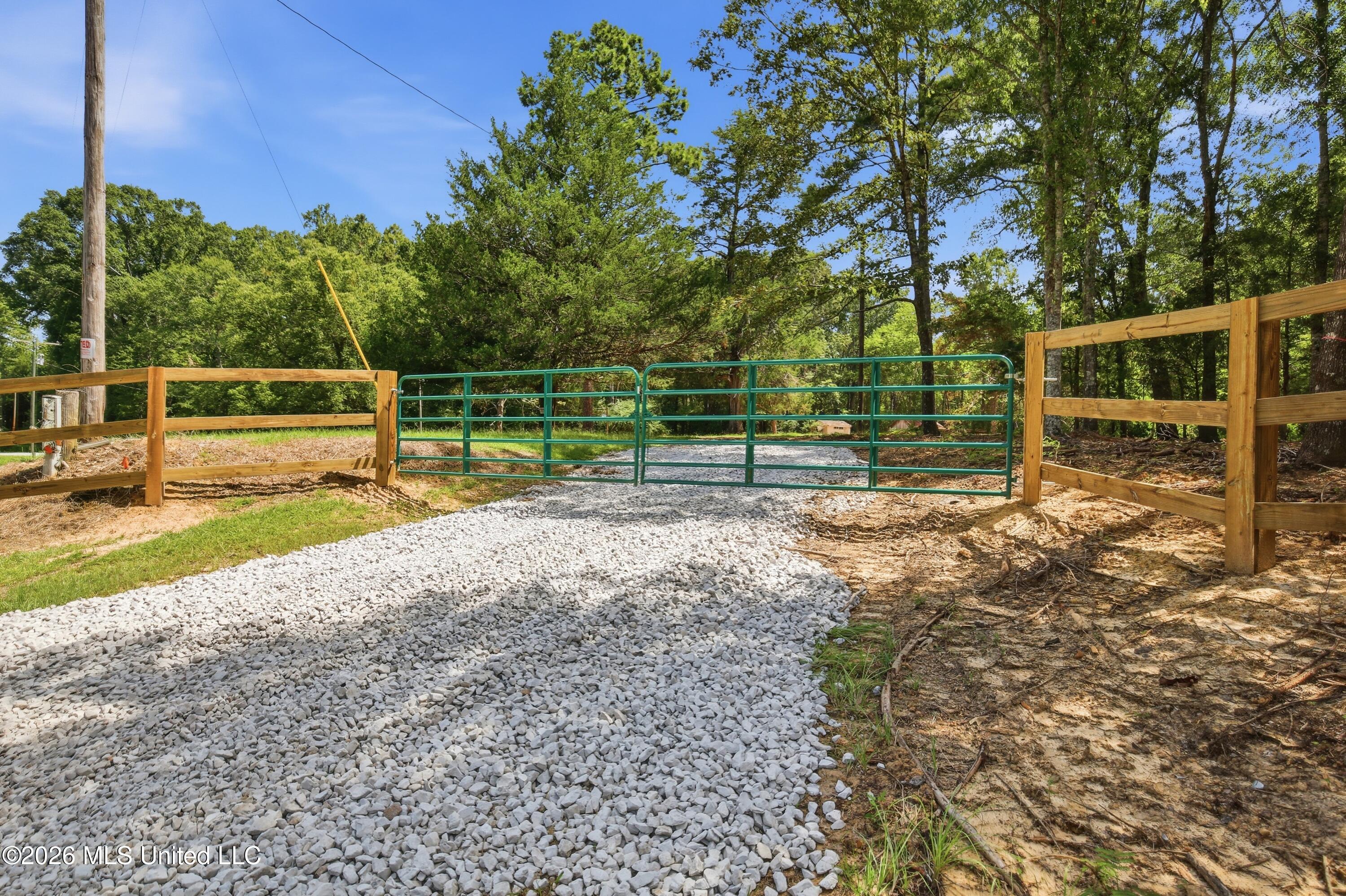 478 Potluck Road Property Photo 2