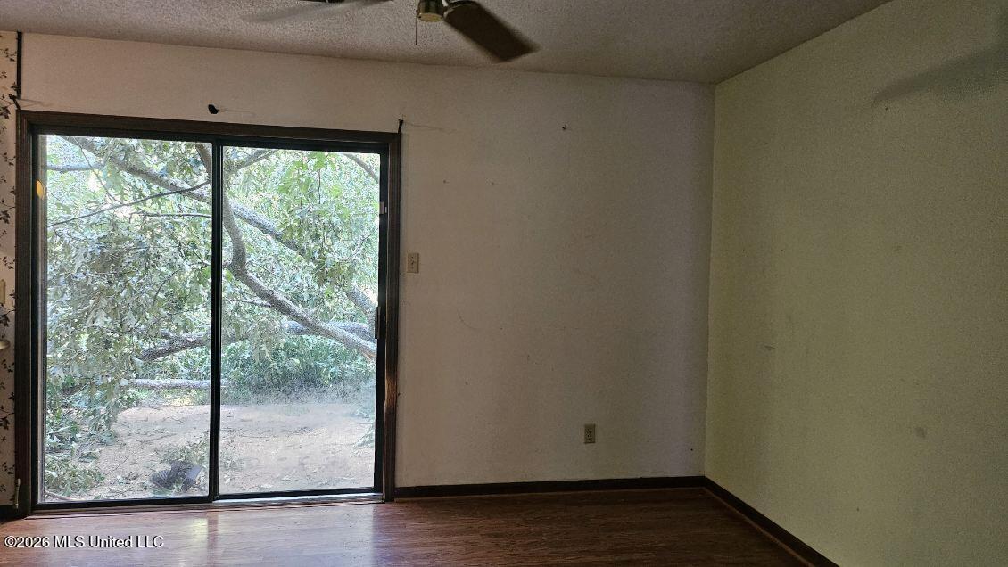 552 Central Avenue Property Photo 3