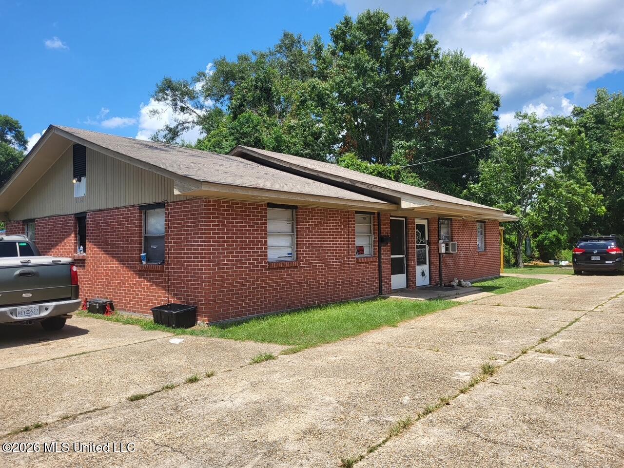 1114 43rd Avenue Property Photo 1