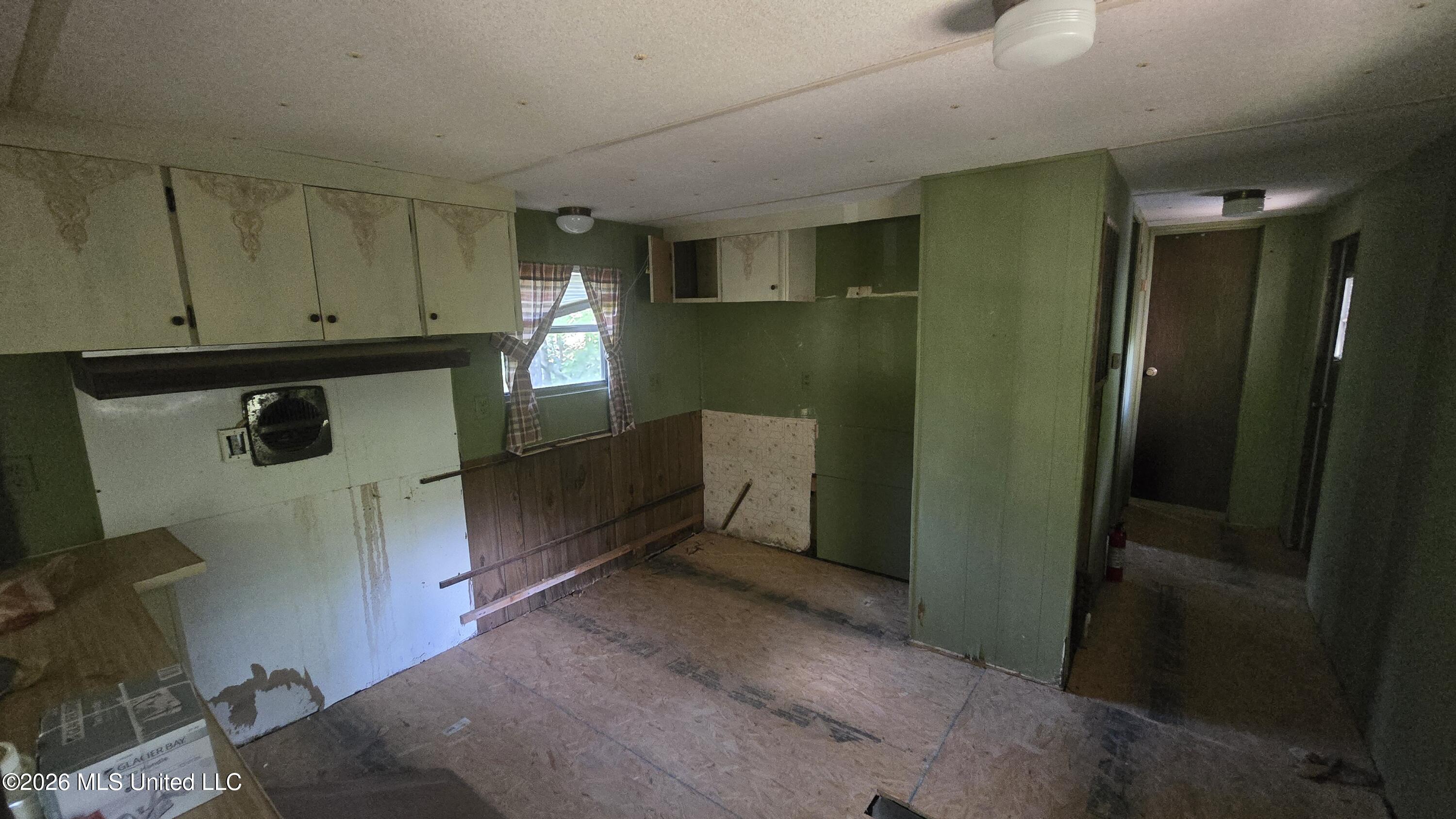 3190 Ne Quentin Tower Road Property Photo 9