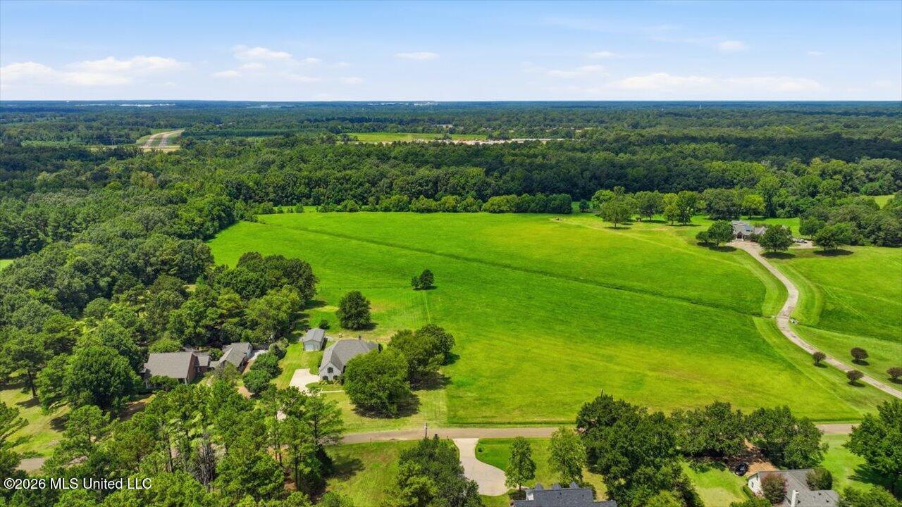 428 Country Club Road Property Photo 5