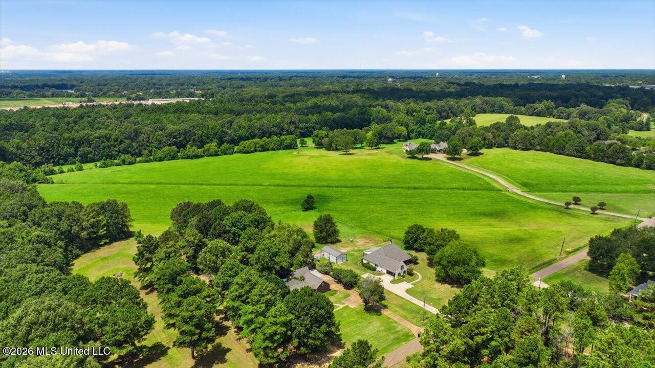 428 Country Club Road Property Photo 6