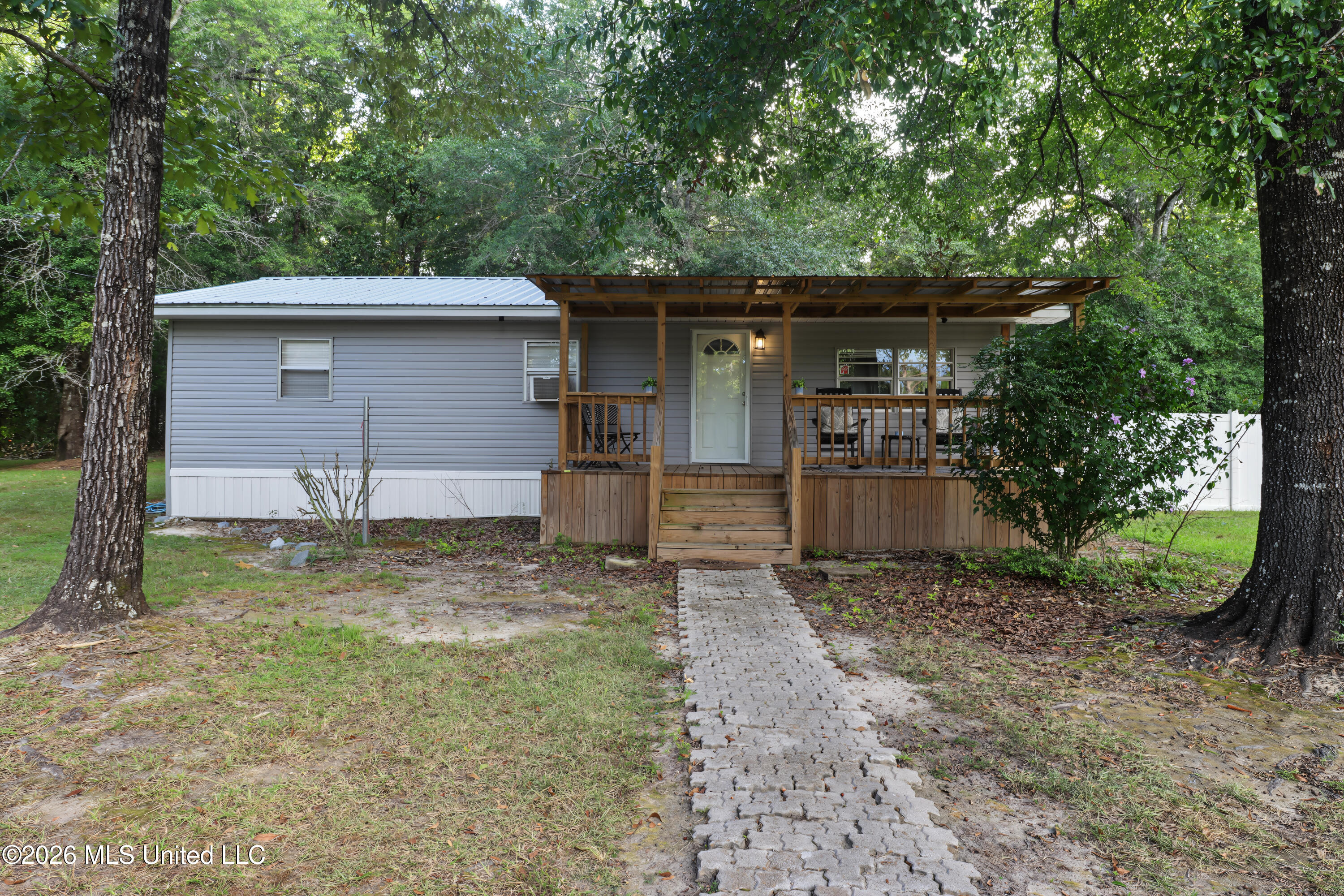 8 Woods Road Property Photo 1