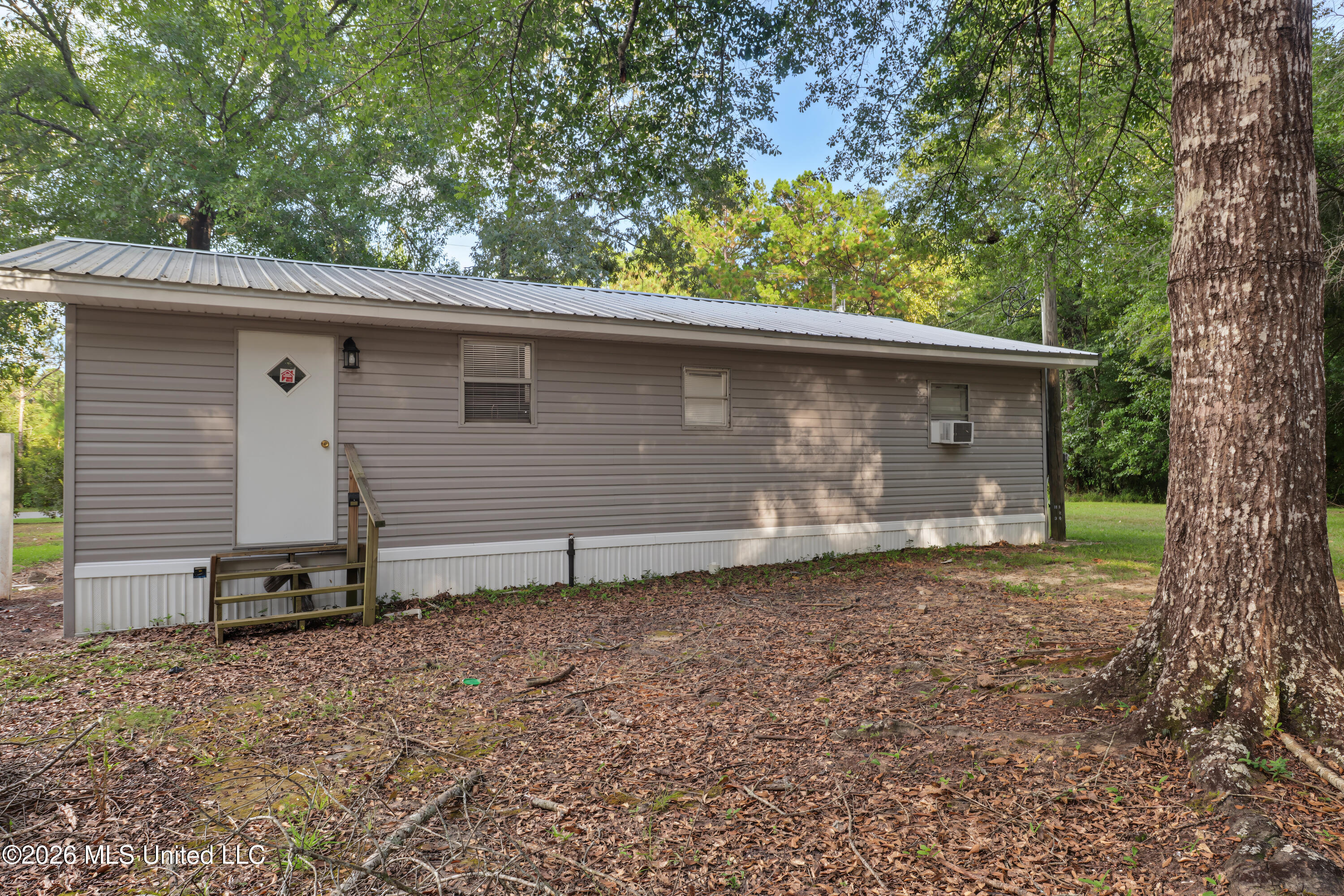 8 Woods Road Property Photo 2