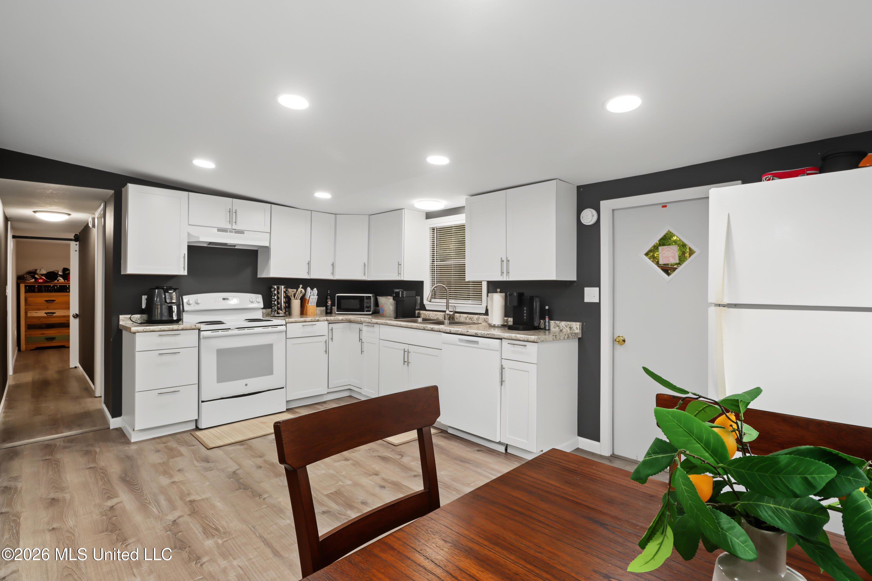 8 Woods Road Property Photo 6