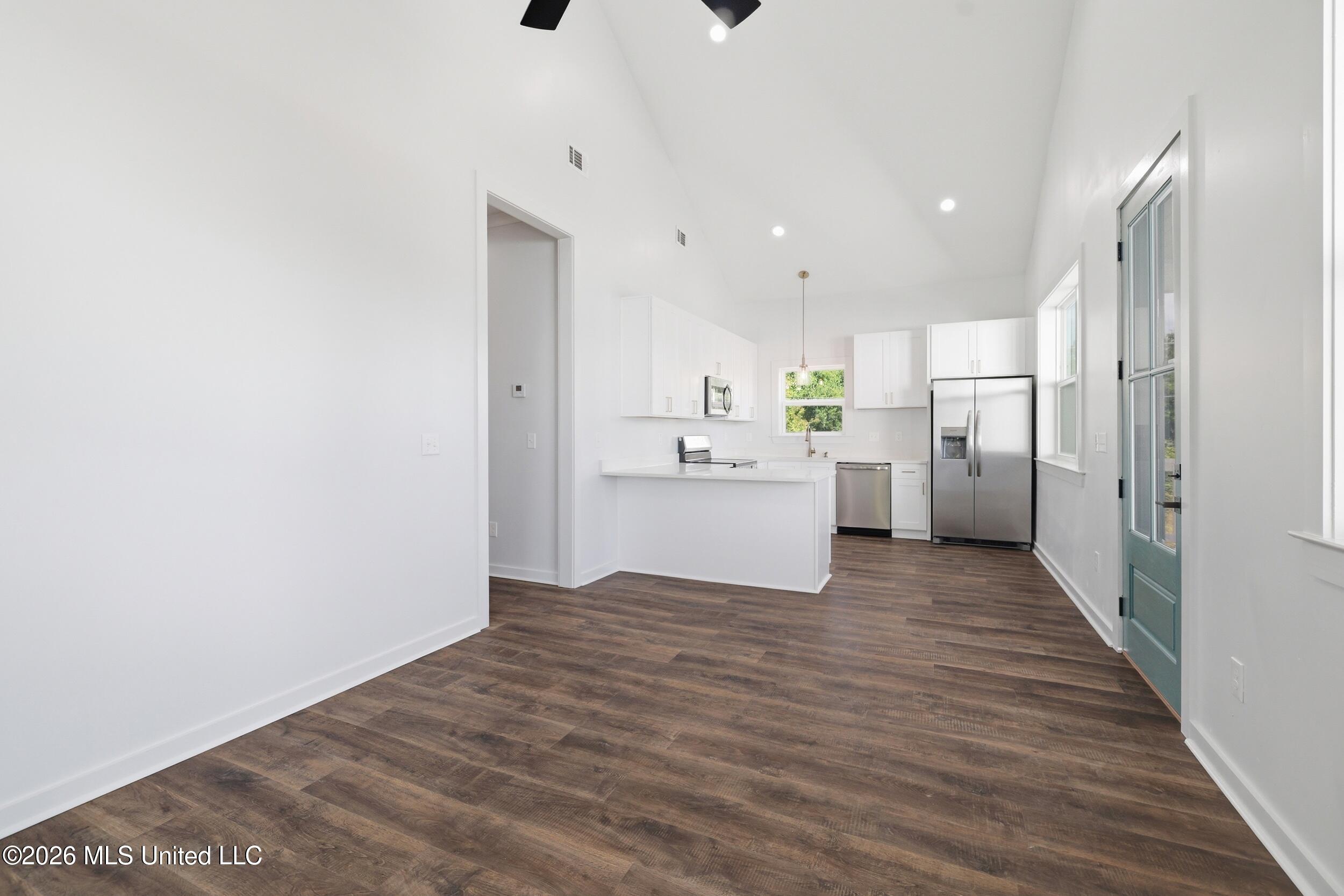 121 Keller Avenue Property Photo 7