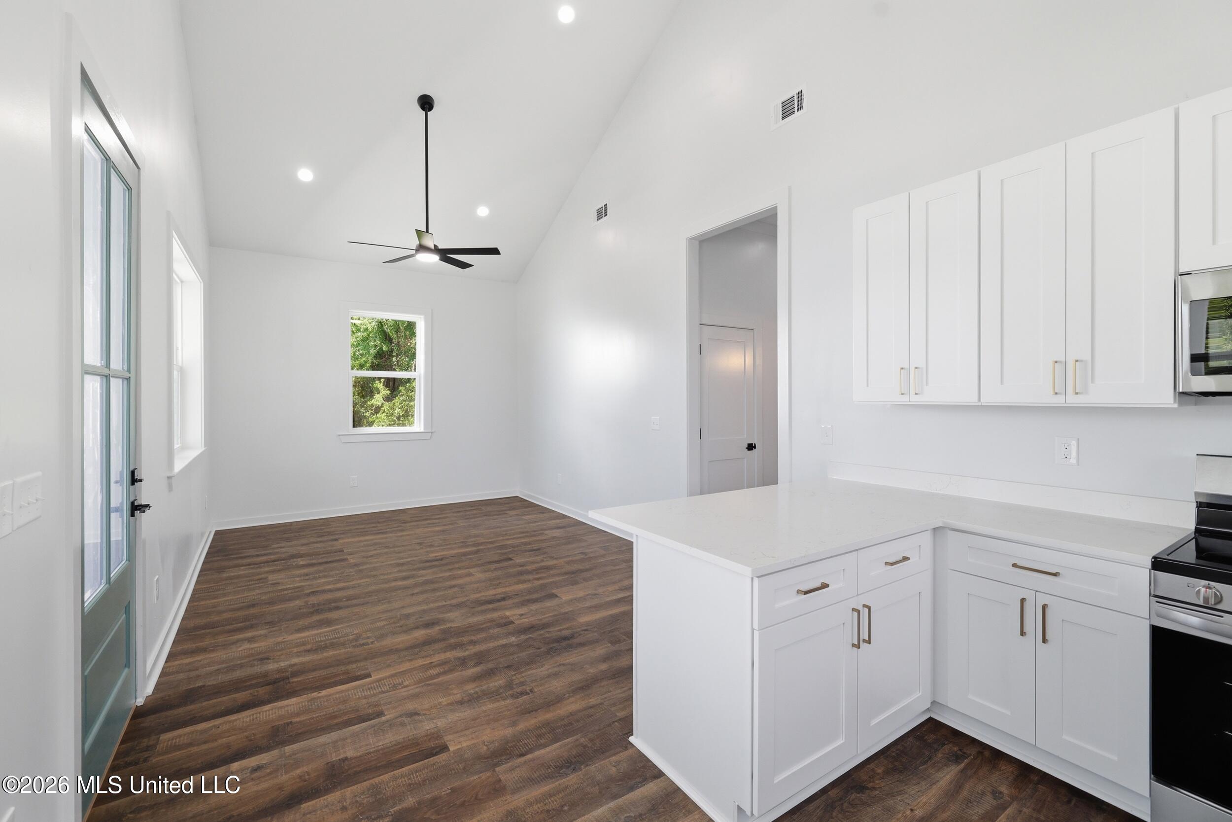 121 Keller Avenue Property Photo 11