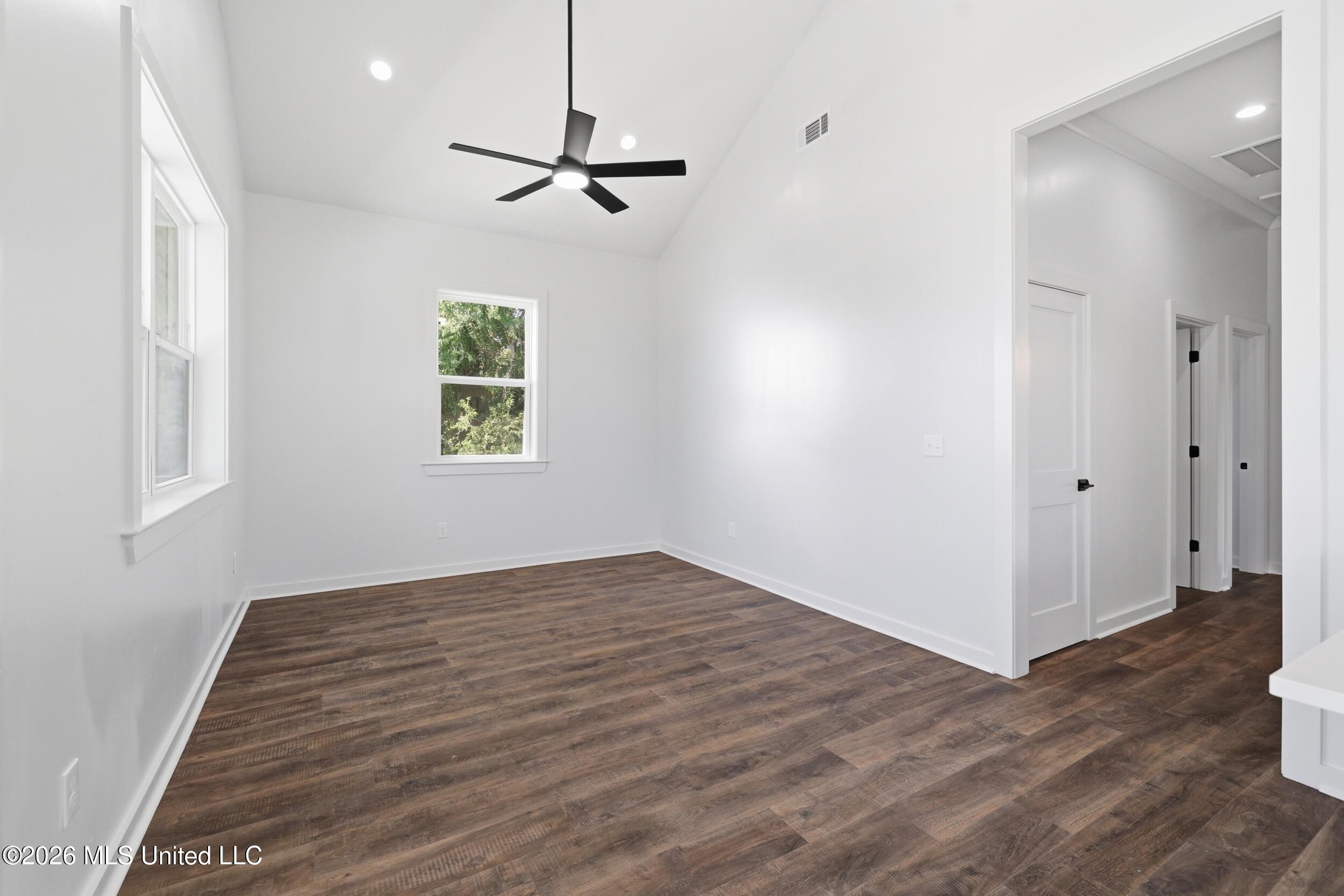 121 Keller Avenue Property Photo 12