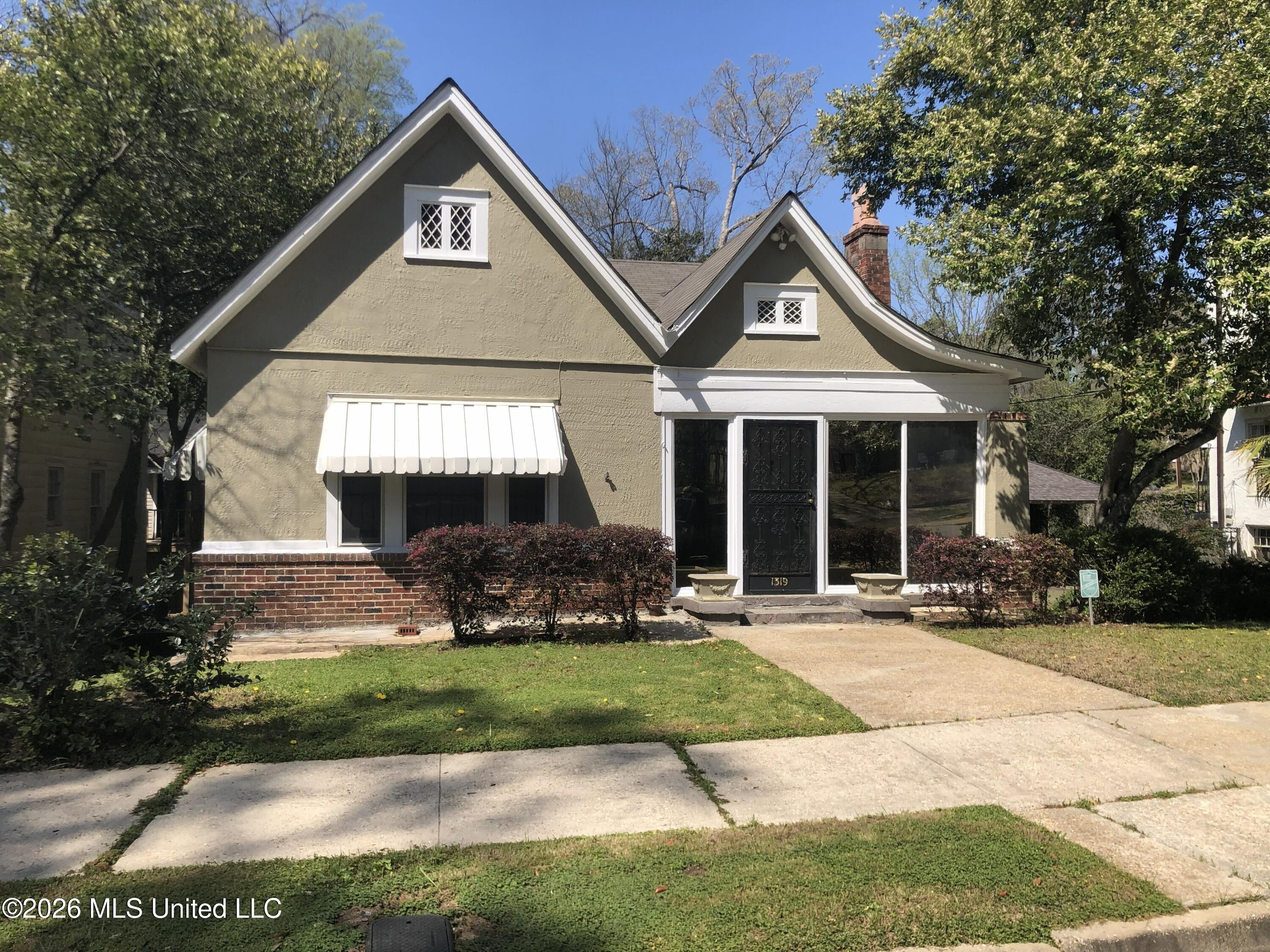 1319 Hazel Street Property Photo 1
