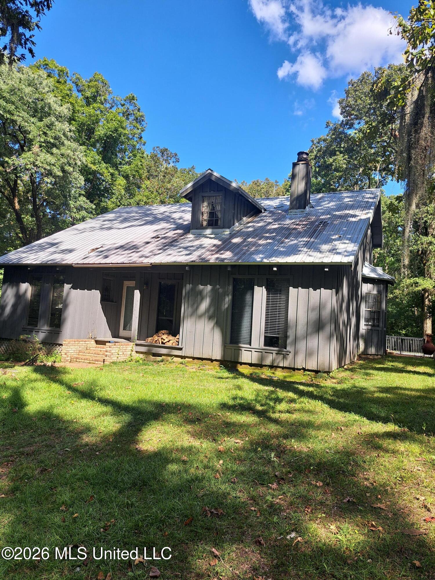 708 Laney Drive Property Photo 1