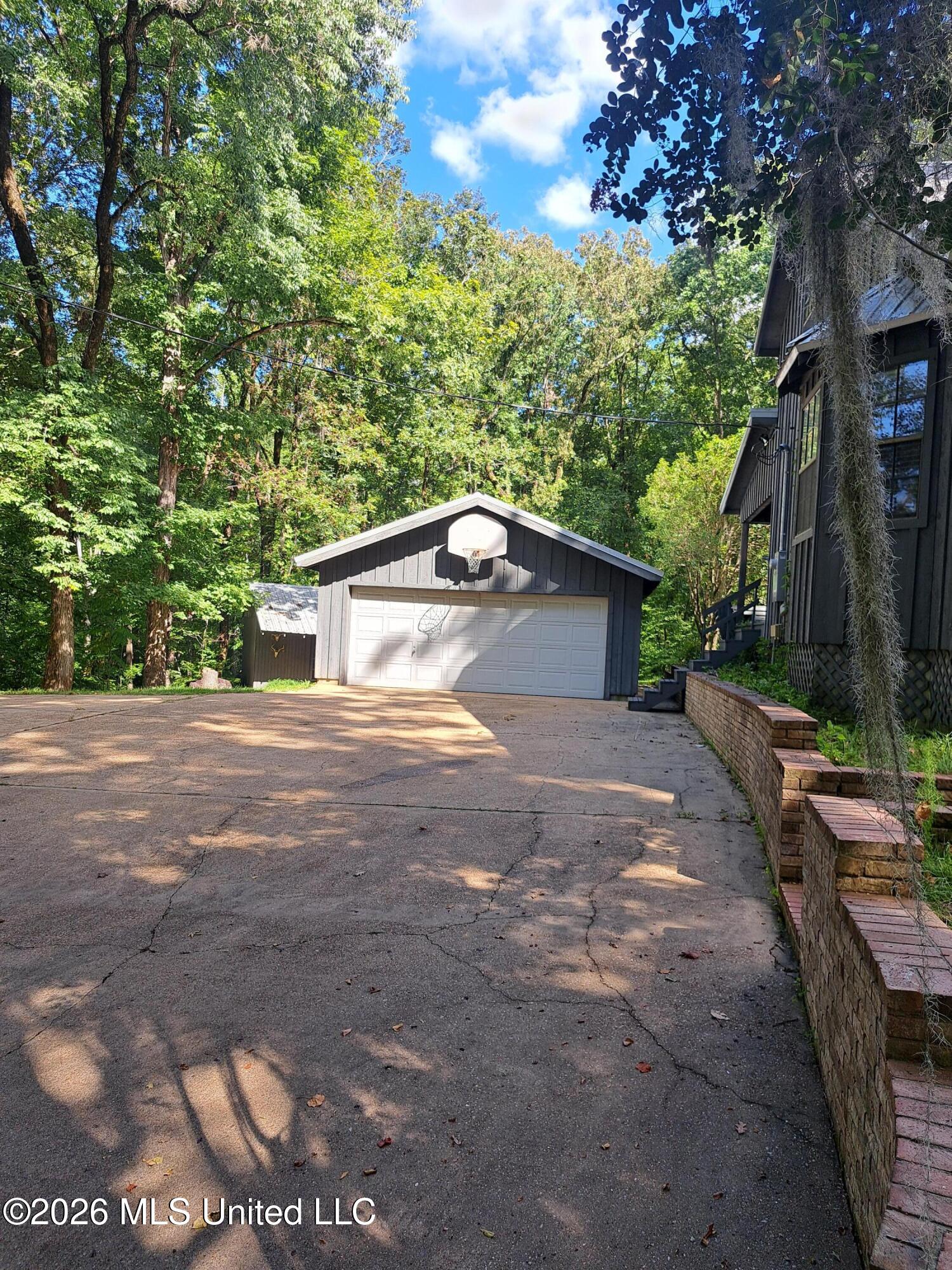 708 Laney Drive Property Photo 2