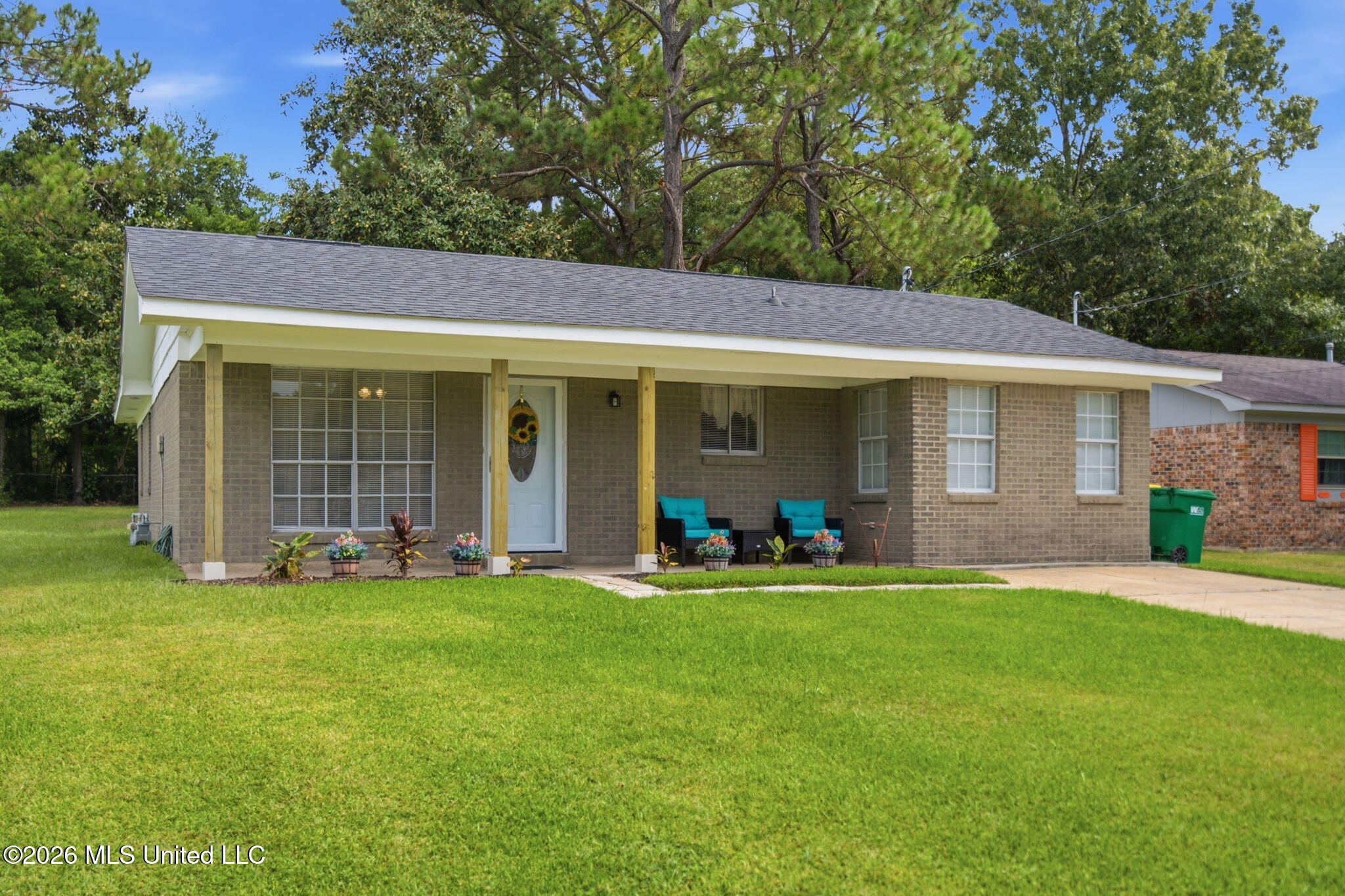 15504 Brandon Drive Property Photo 2