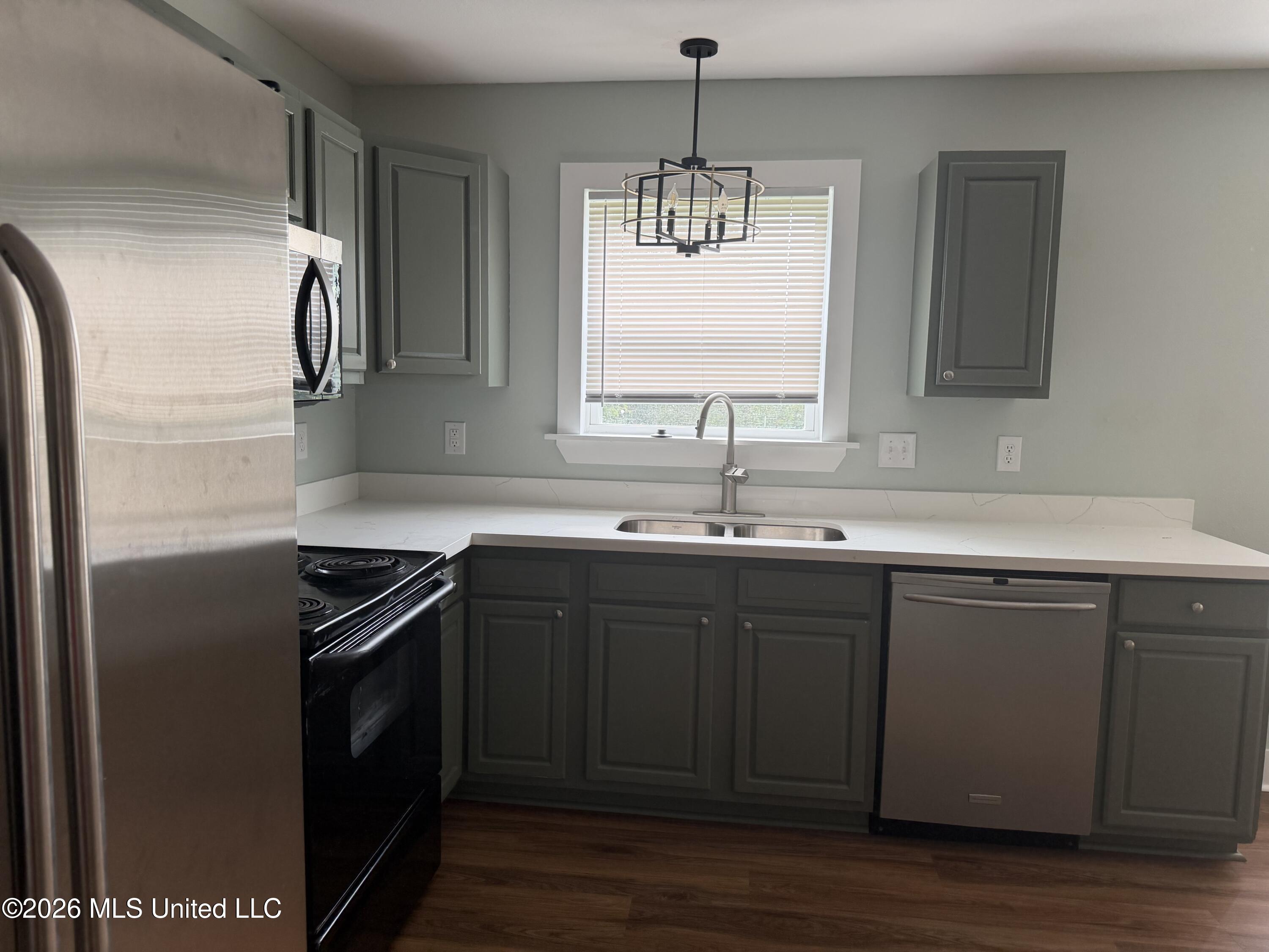 412 Robert Street Property Photo 6