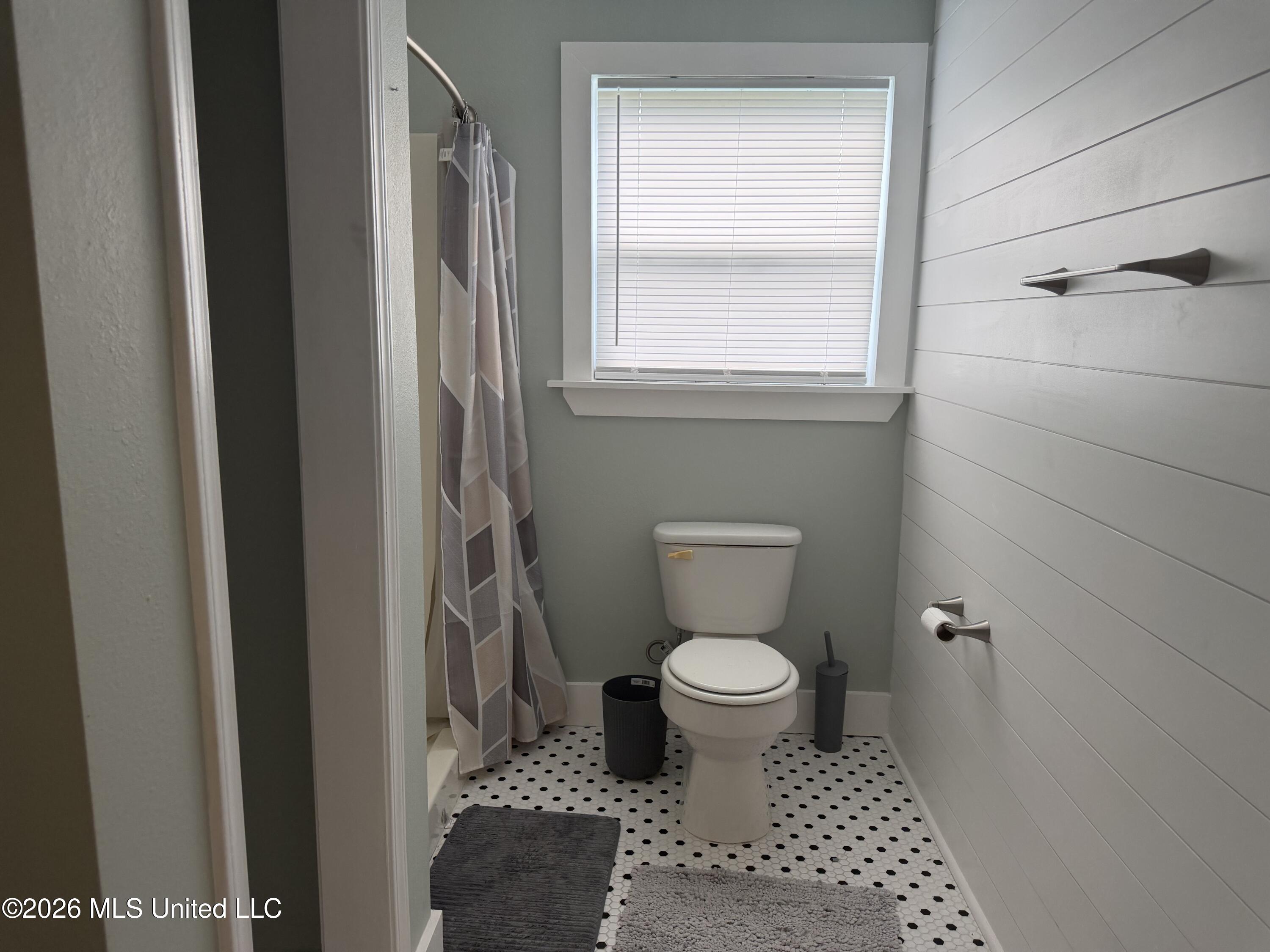 412 Robert Street Property Photo 15