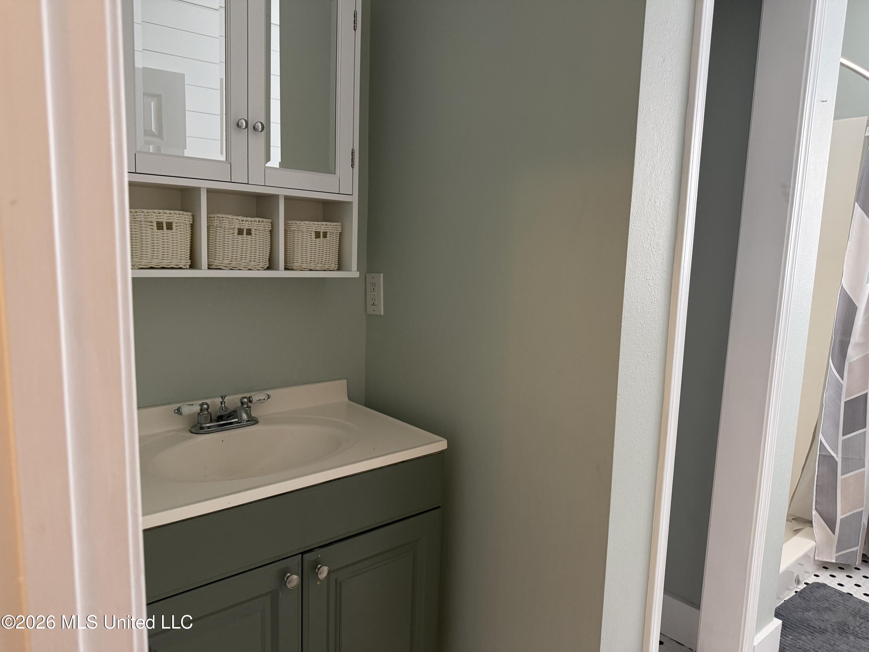 412 Robert Street Property Photo 16