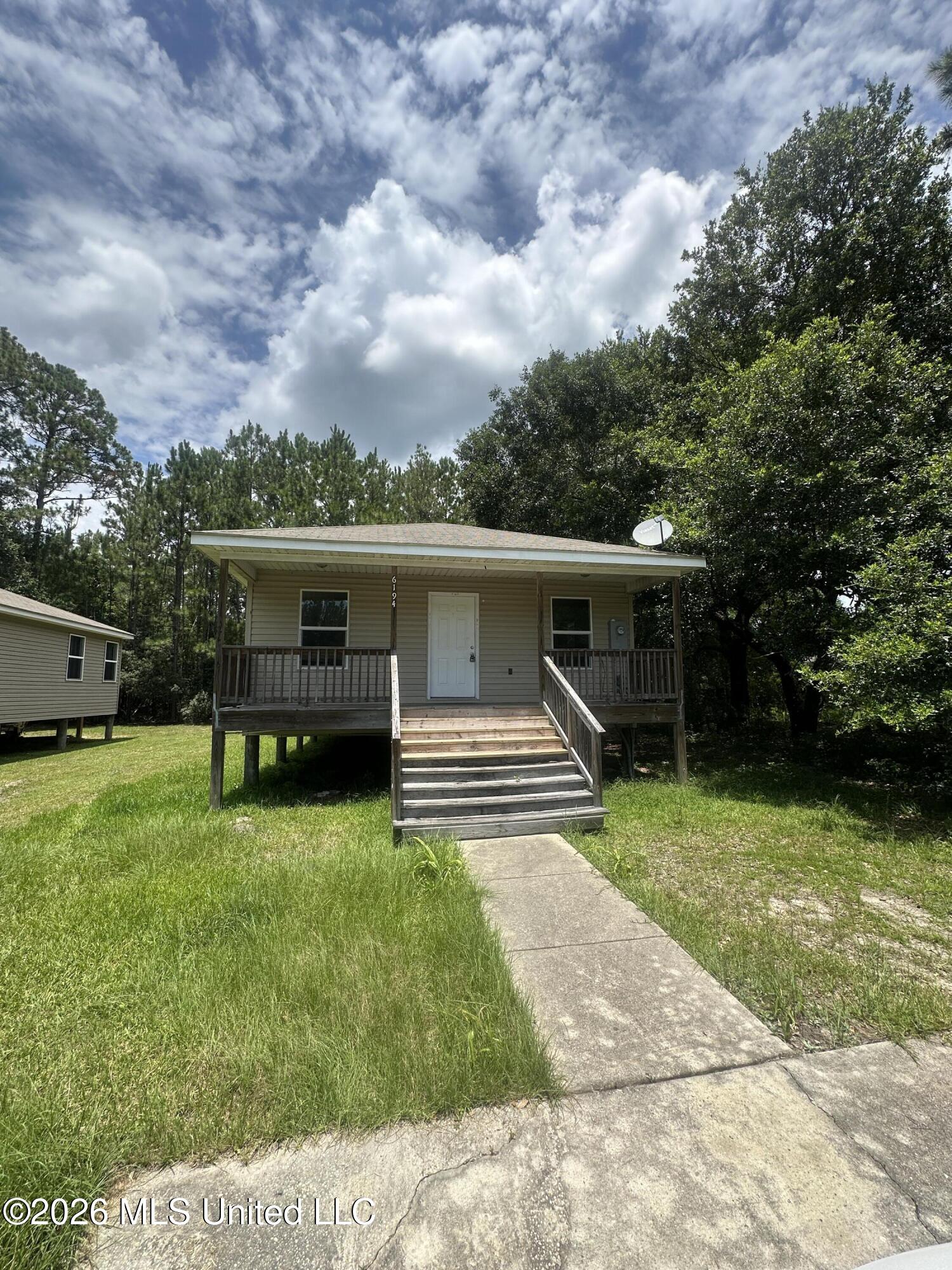 6194 E Ridley Street Property Photo 1