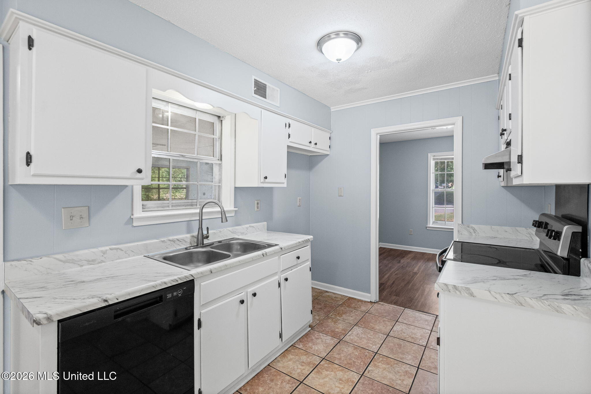5783 Choctaw Drive Property Photo 4